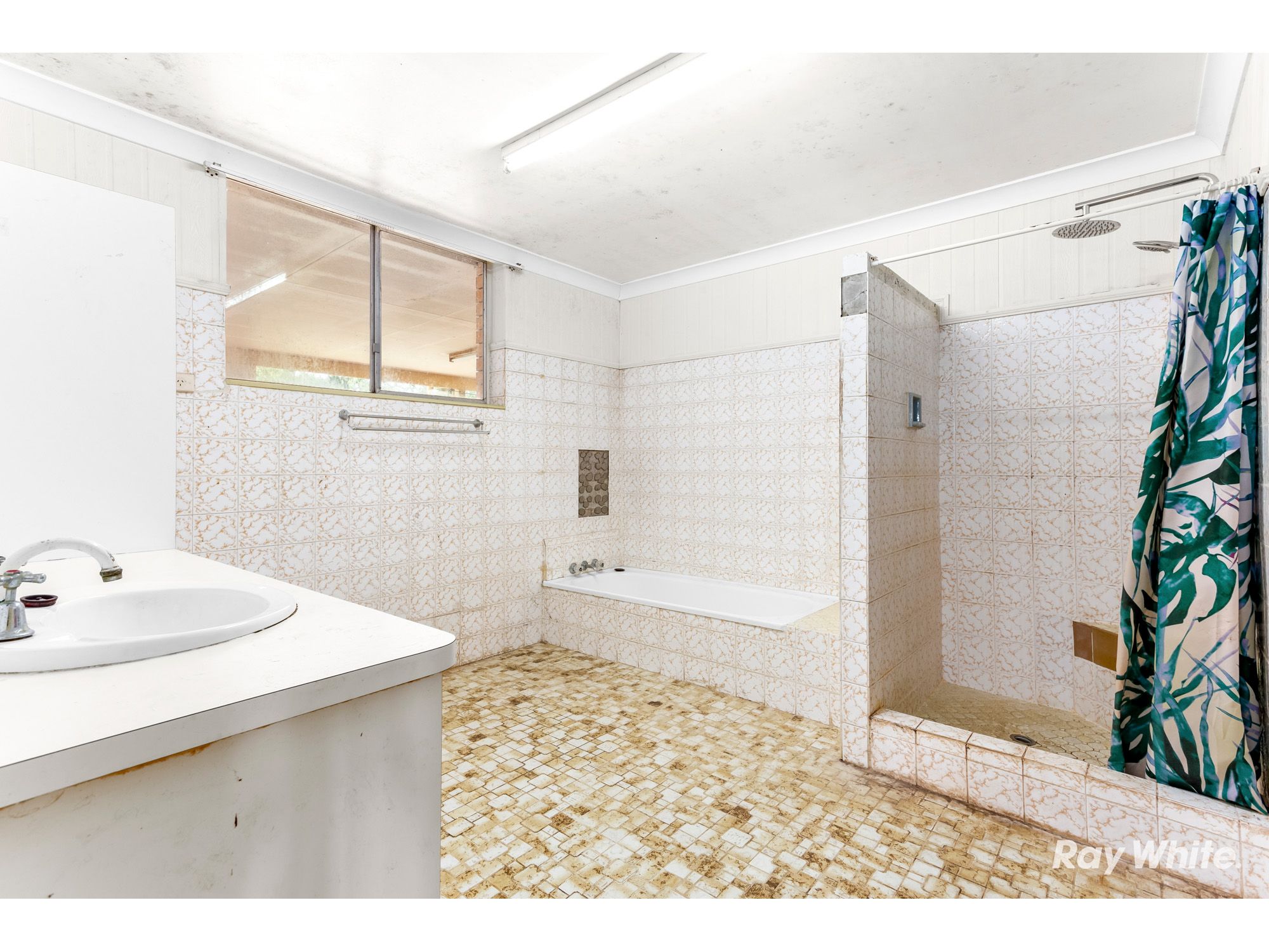 44 Limpus Avenue, Keppel Sands, QLD 4702 House for Sale Ray White