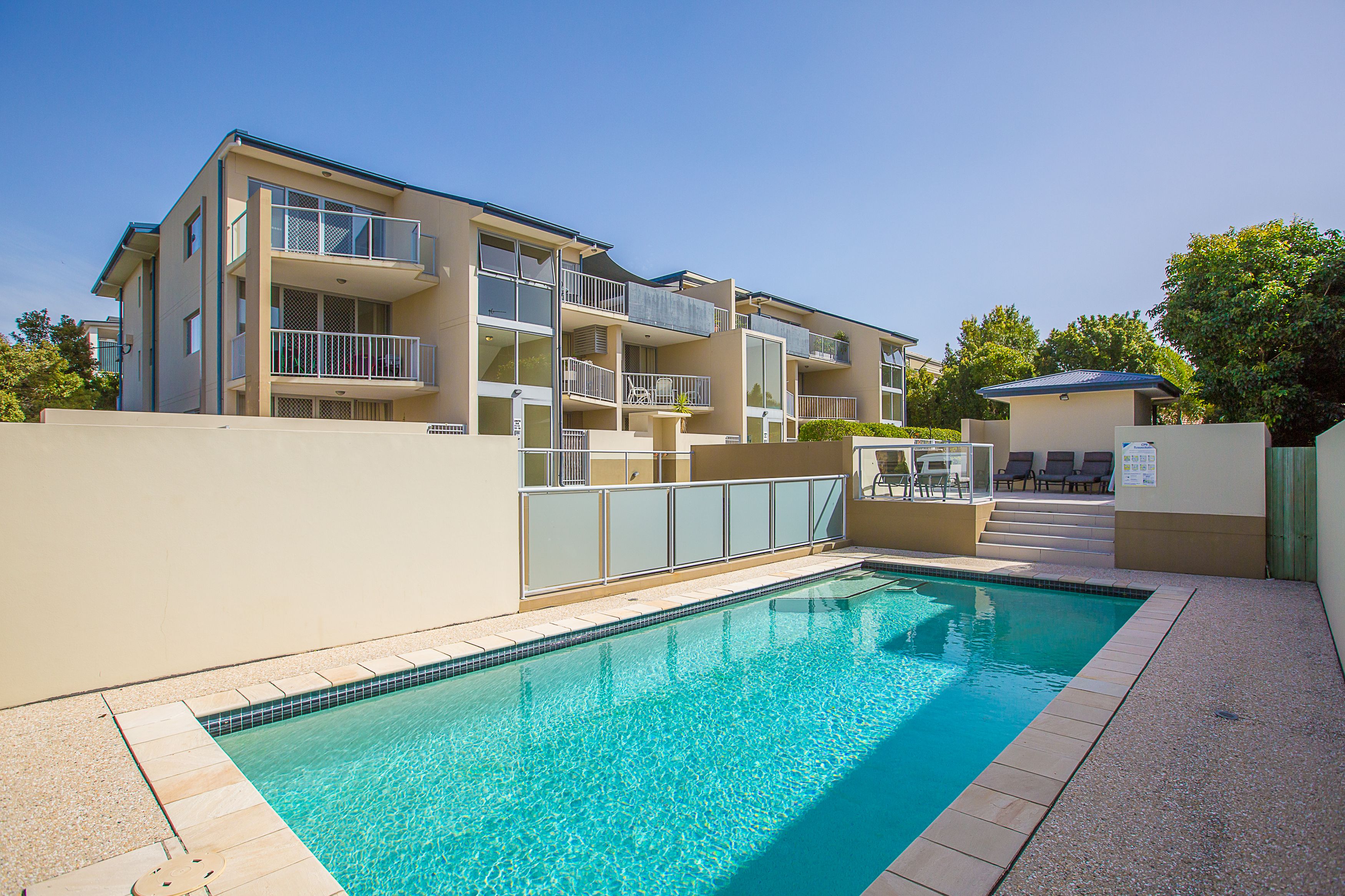 9/8 Proud Street, Labrador, QLD 4215