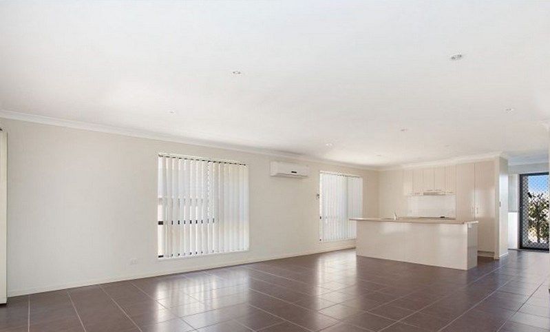 6 Bowerbird Crescent, Dakabin, QLD 4503