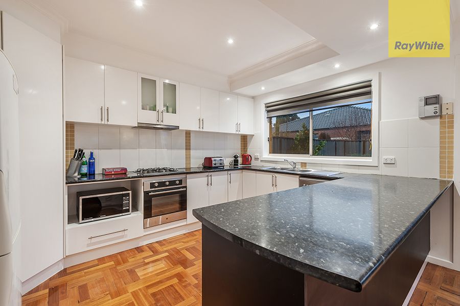 33 Beechworth Avenue, Greenvale, VIC 3059
