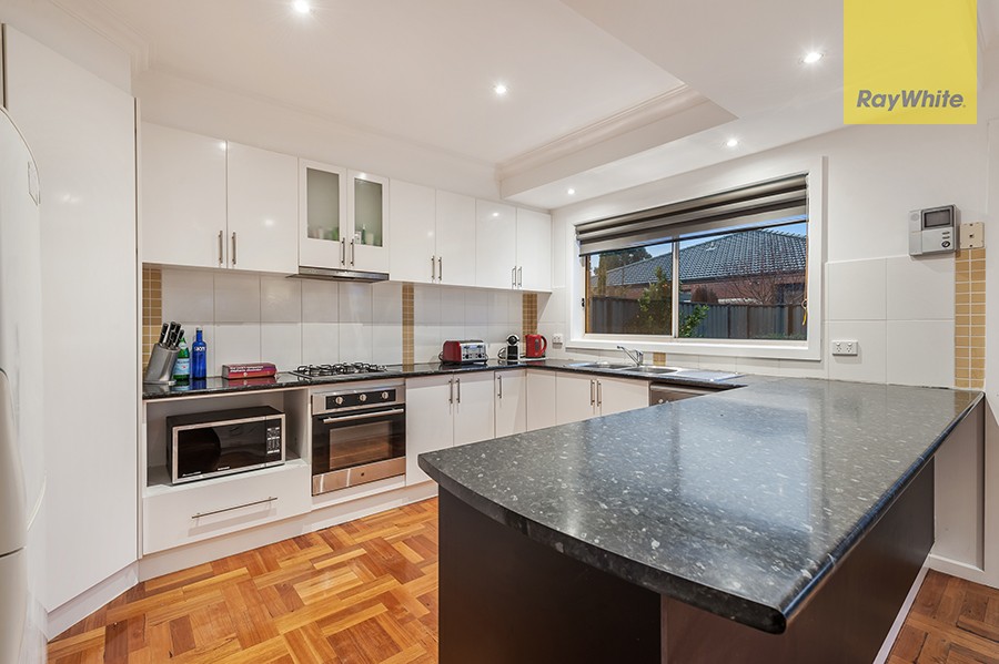 33 Beechworth Avenue, Greenvale, VIC 3059