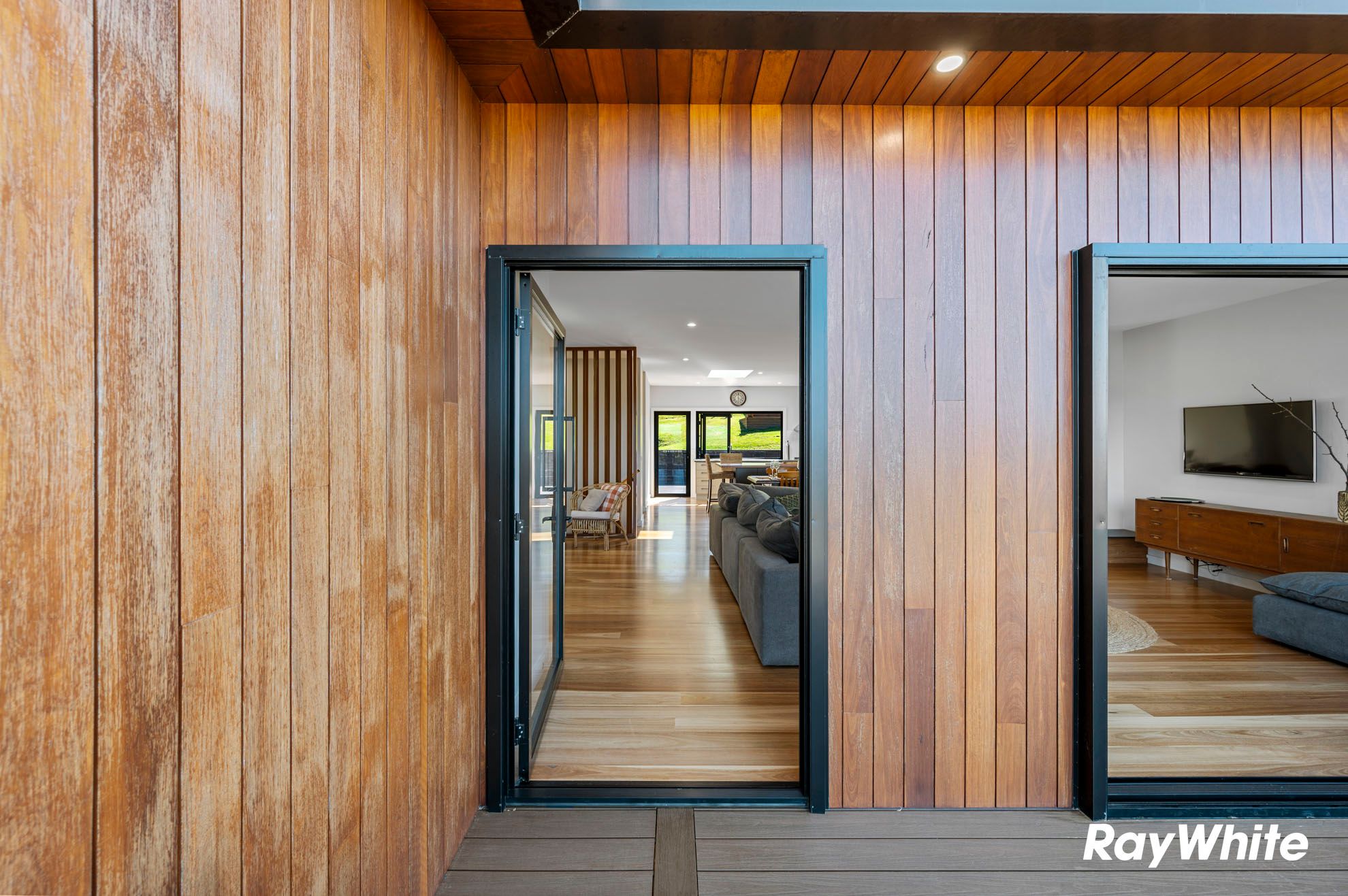 20 Beatty Crescent — photo 3 of 30