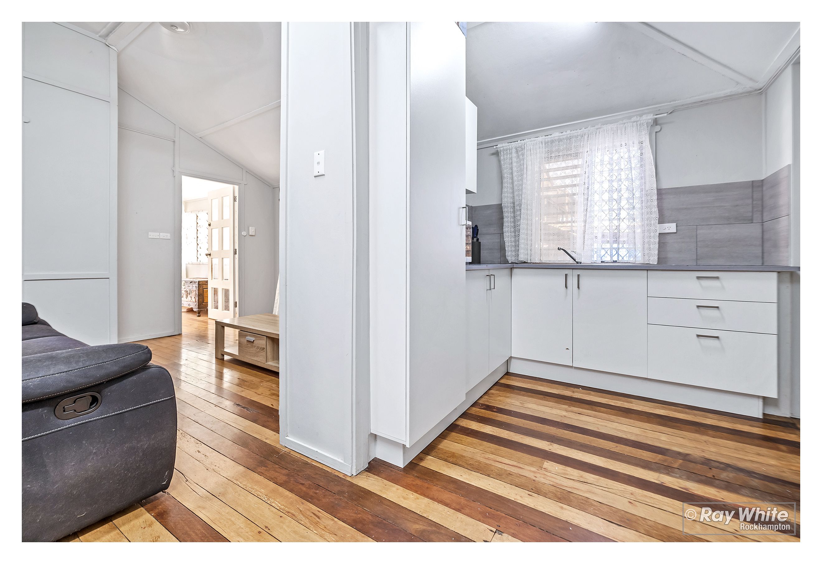 76 Simpson Street — photo 6 of 20