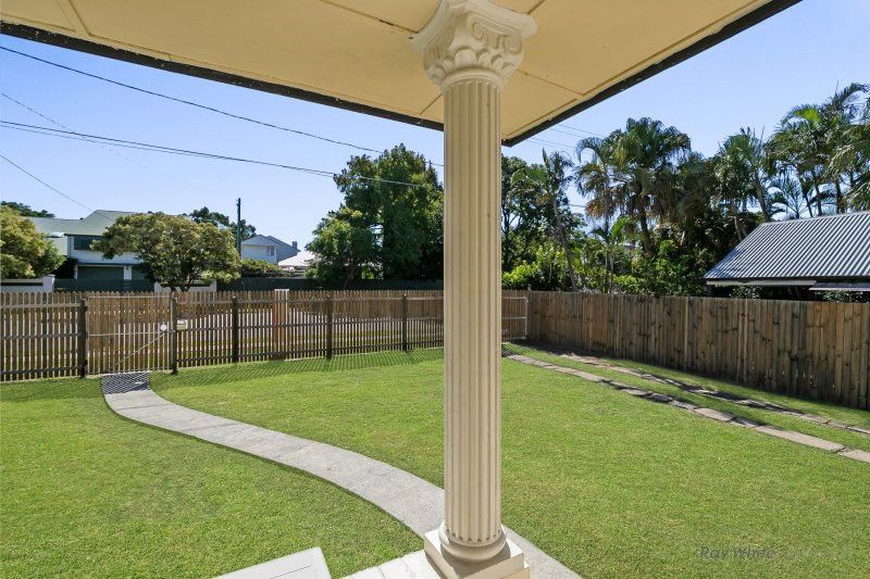 64 King Arthur Terrace, Tennyson, QLD 4105
