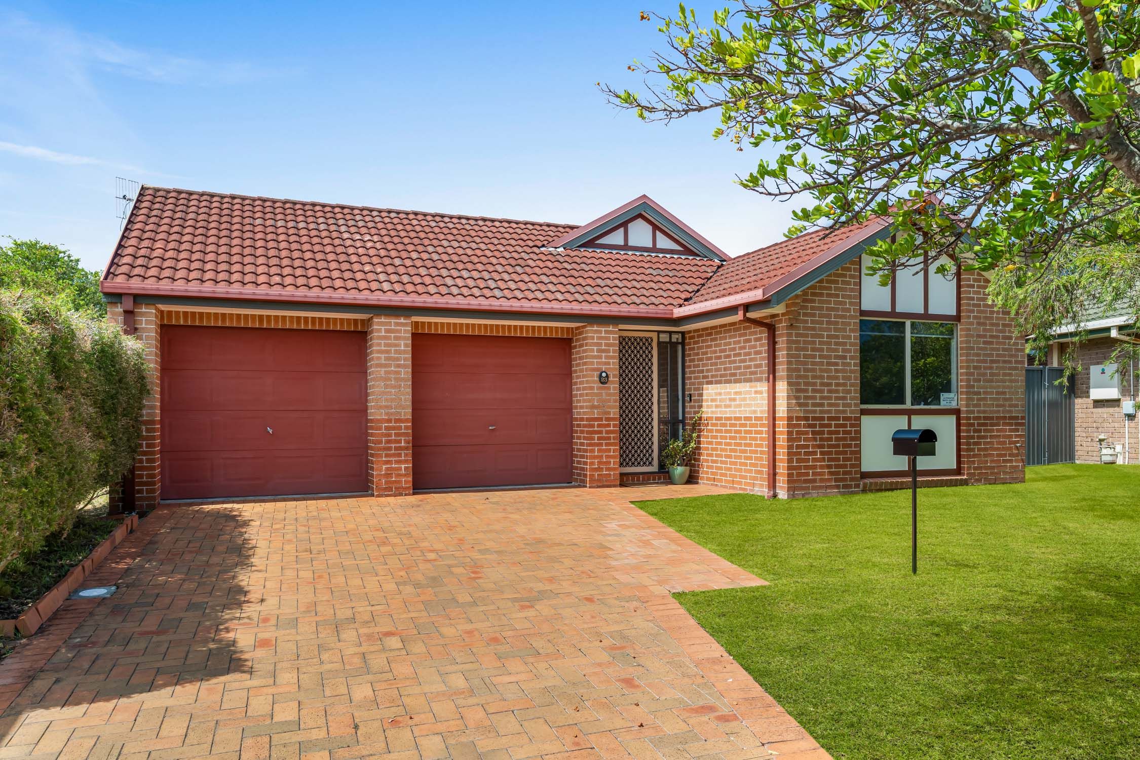 23 Castlereagh Crescent, Bateau Bay, NSW 2261