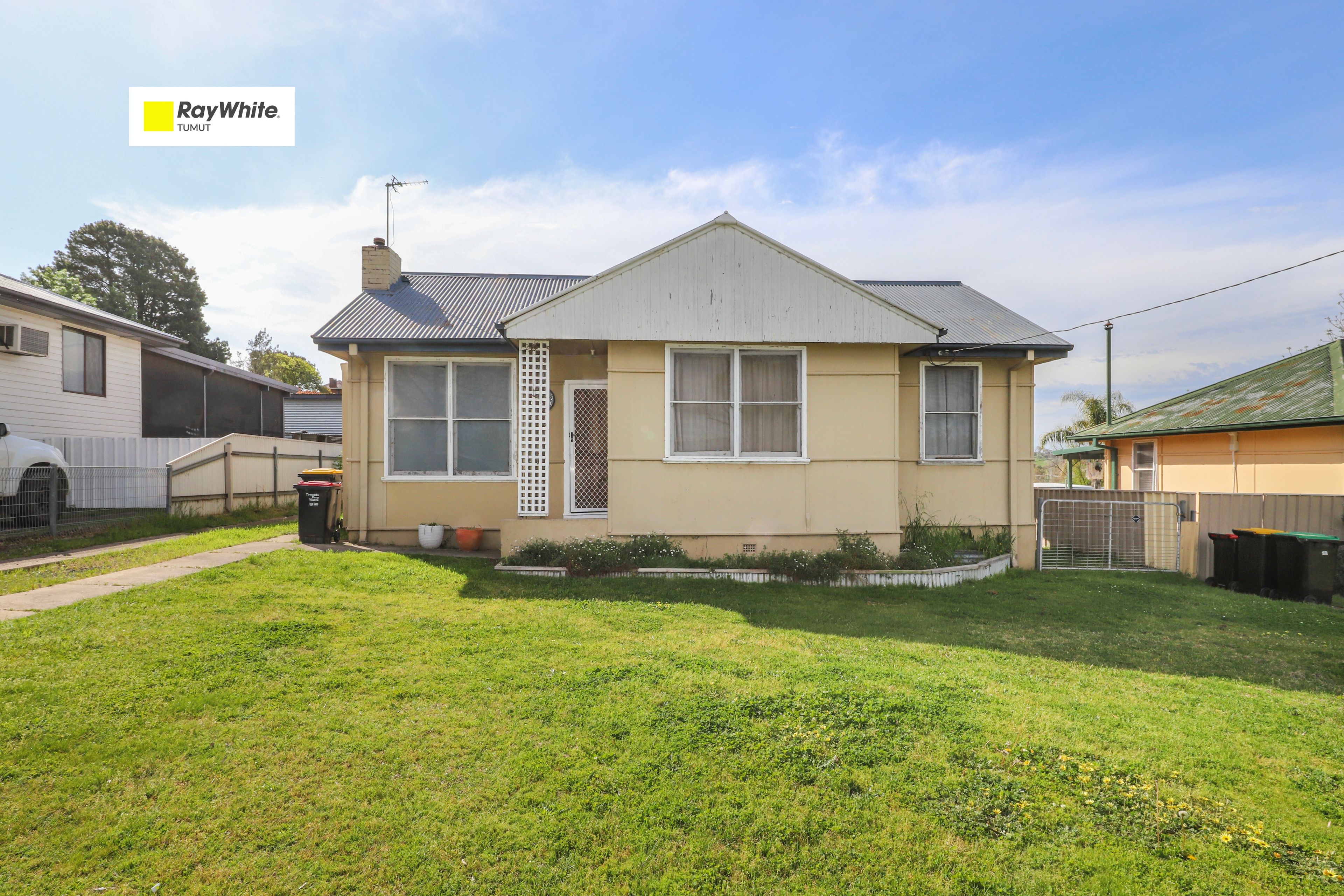 49 Carey Street, Tumut NSW 2720