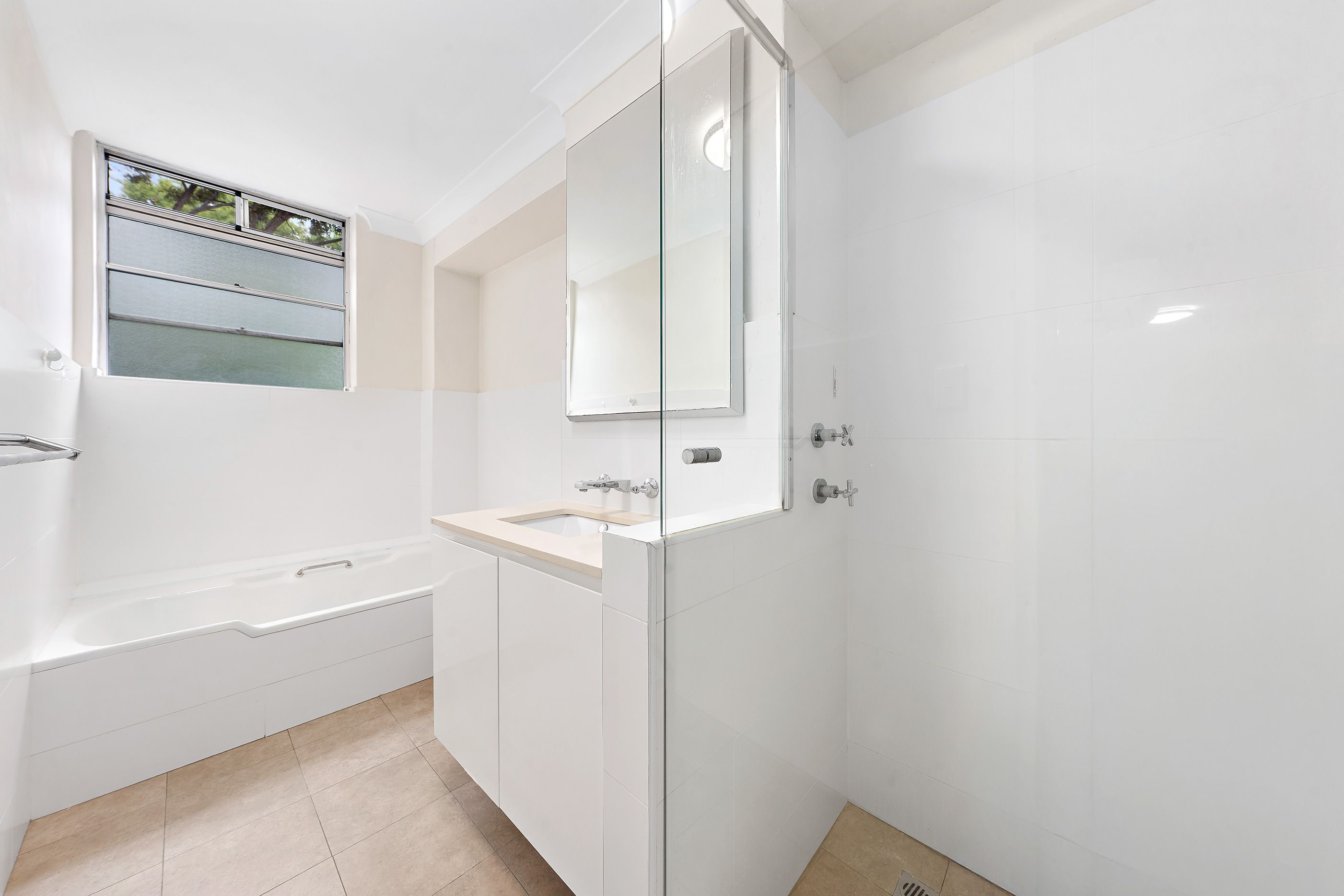 13/43-45 Johnson Street — photo 7 of 9