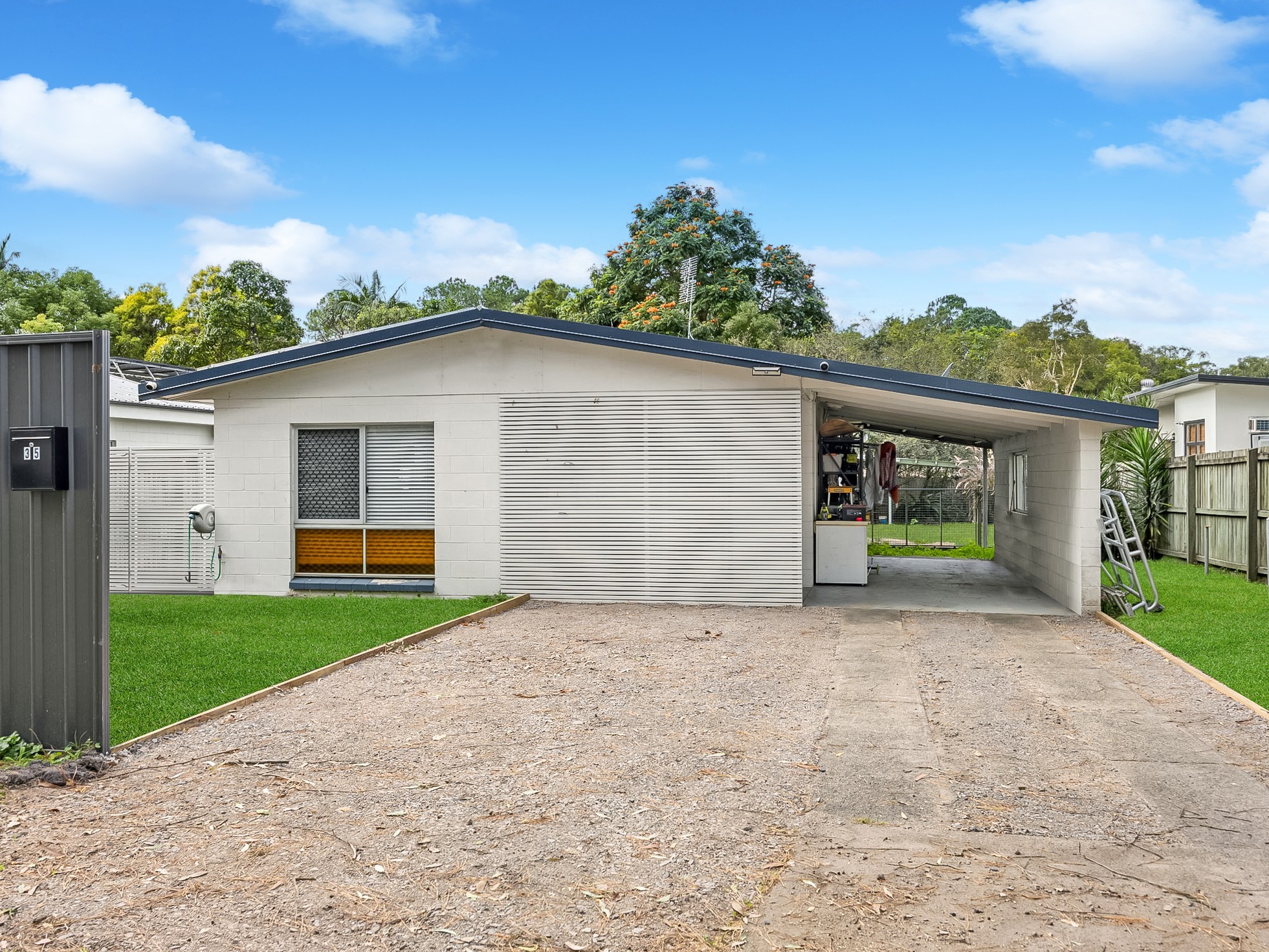 35 Beerwah Parade, Beerwah, QLD 4519