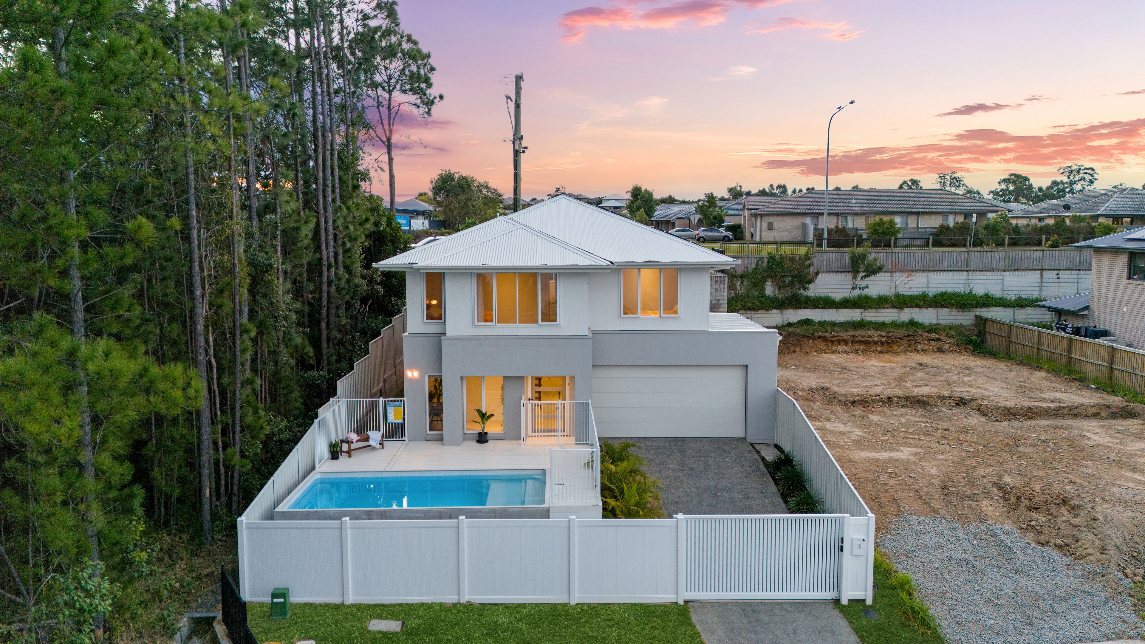 15 Crusoe Street, Coomera, QLD 4209