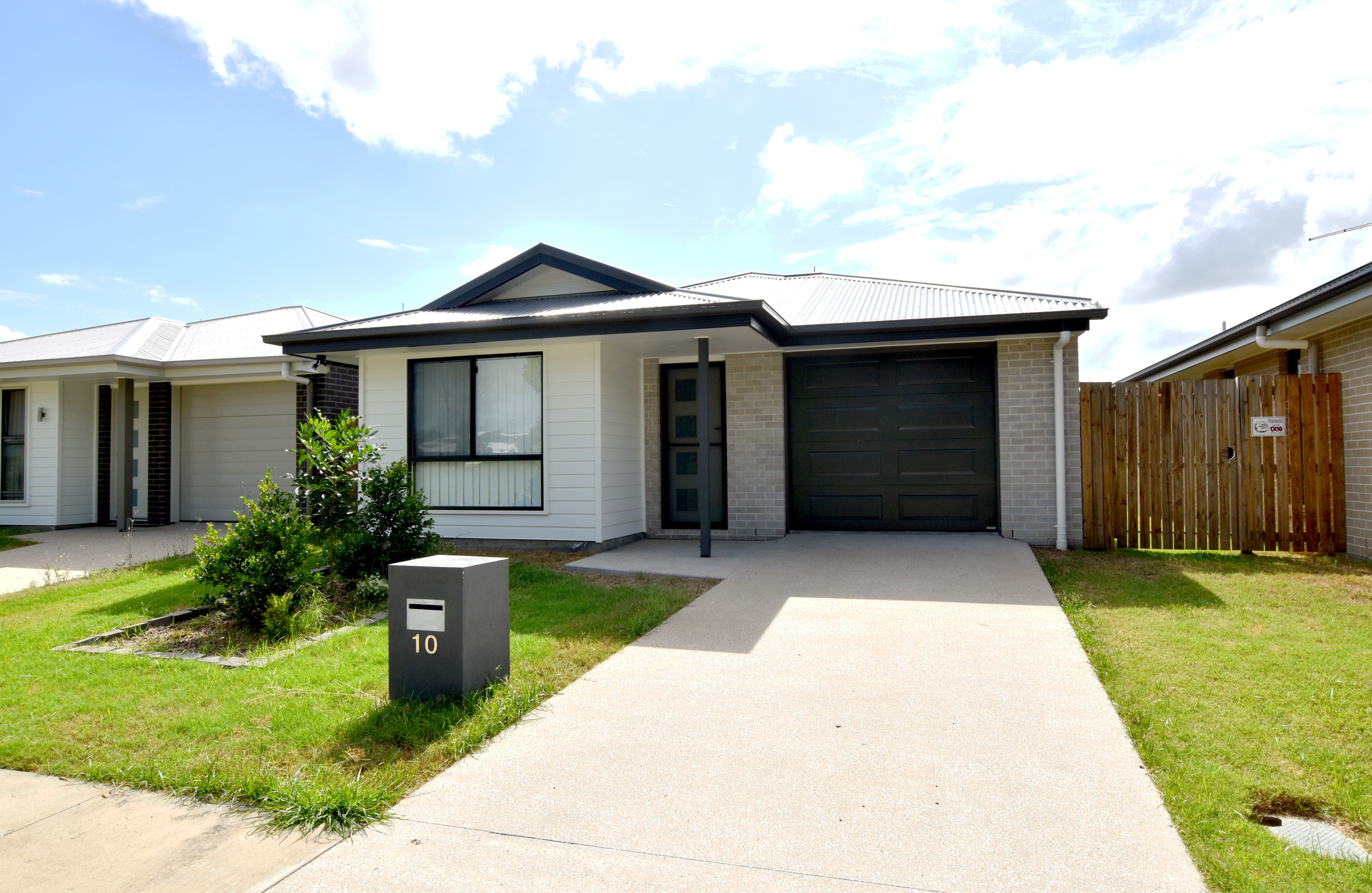 10 Powell Close, New Auckland, QLD 4680
