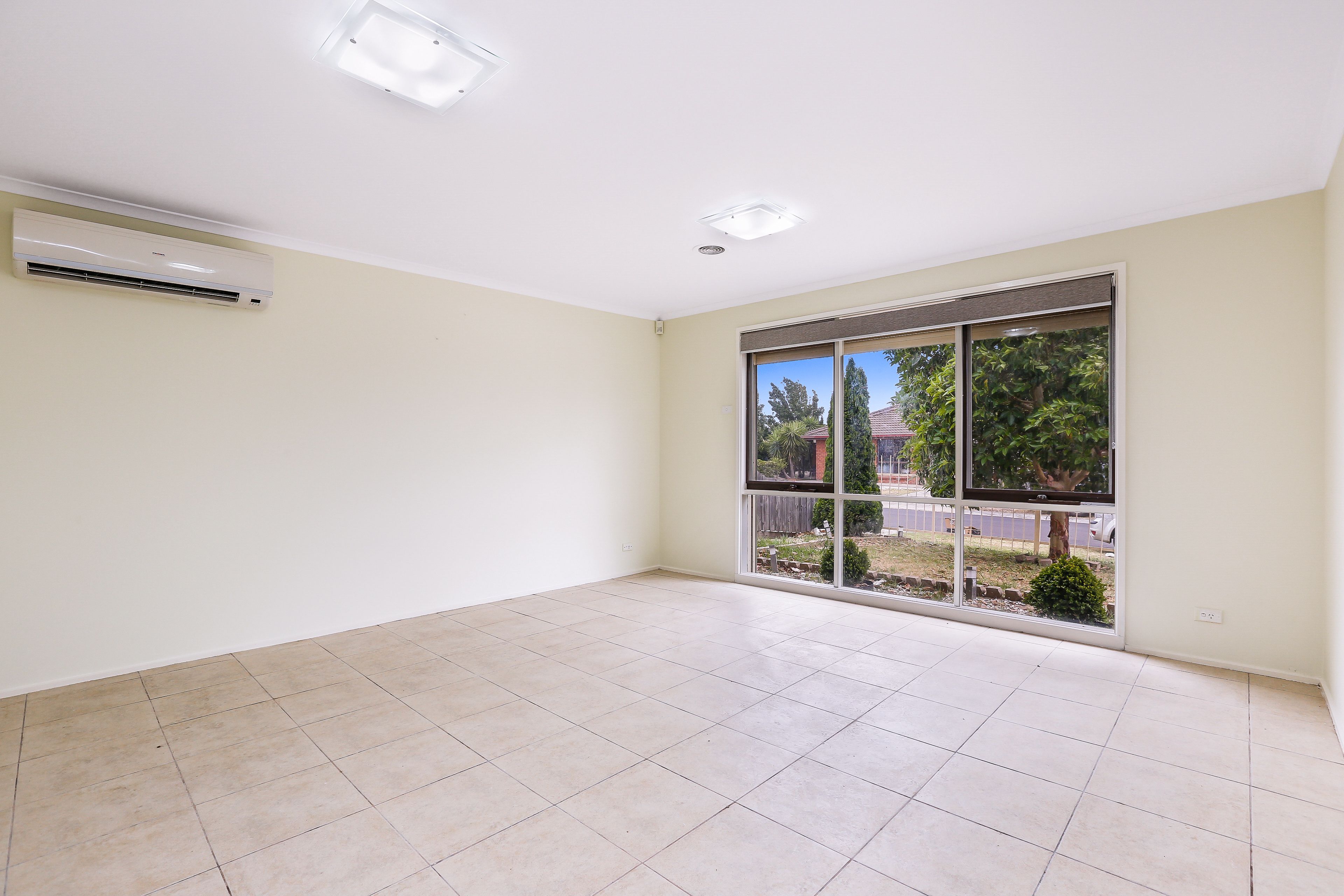 6 Binnak Court, Meadow Heights, VIC 3048