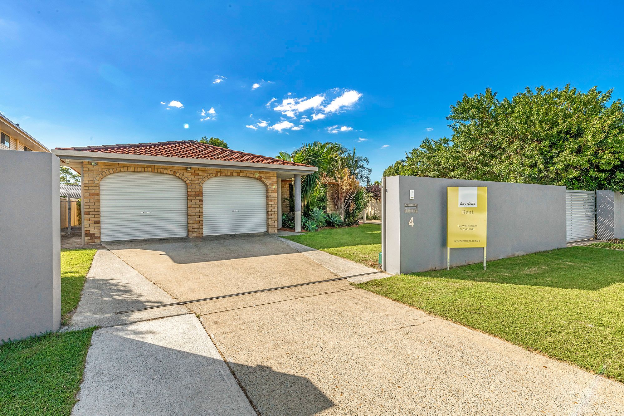 4 Koomooloo Court, Mermaid Waters, QLD 4218