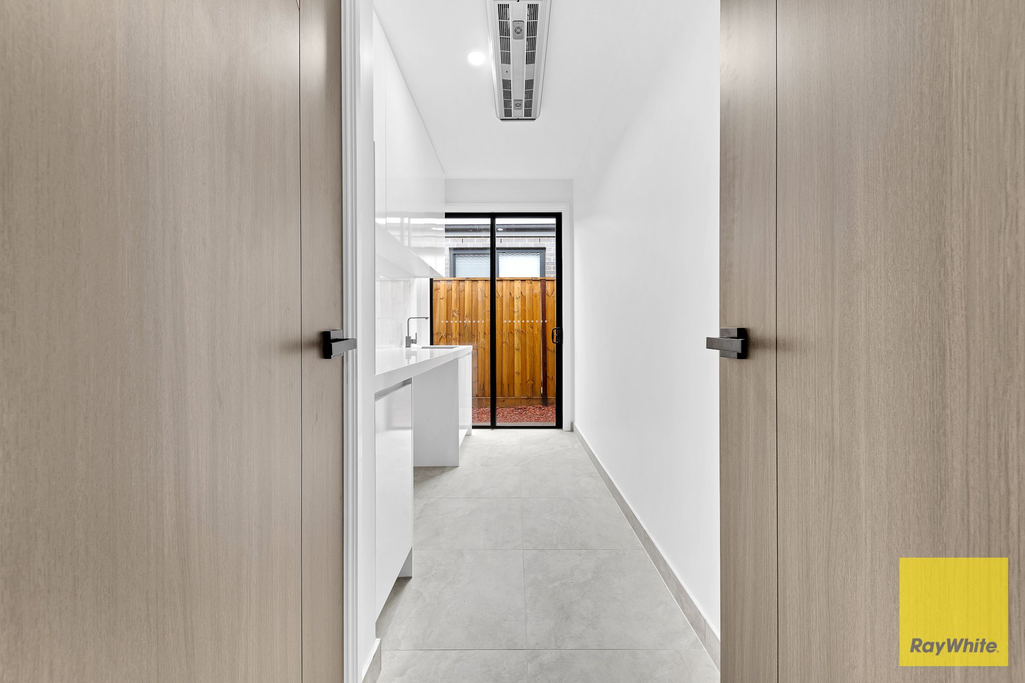 8 Bygrove Street, DEANSIDE, VIC 3336