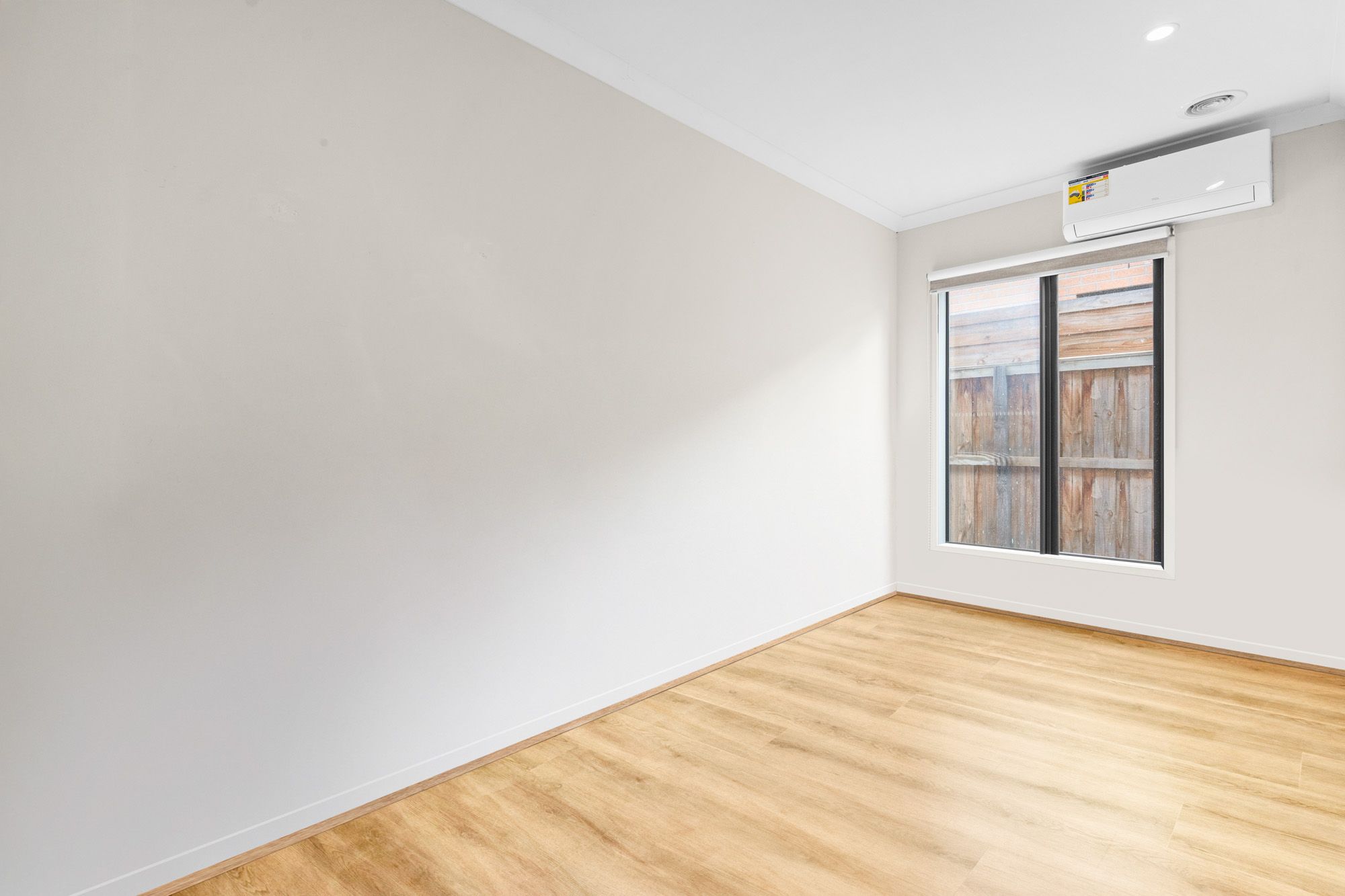 9 Wolomina Crescent — photo 11 of 18