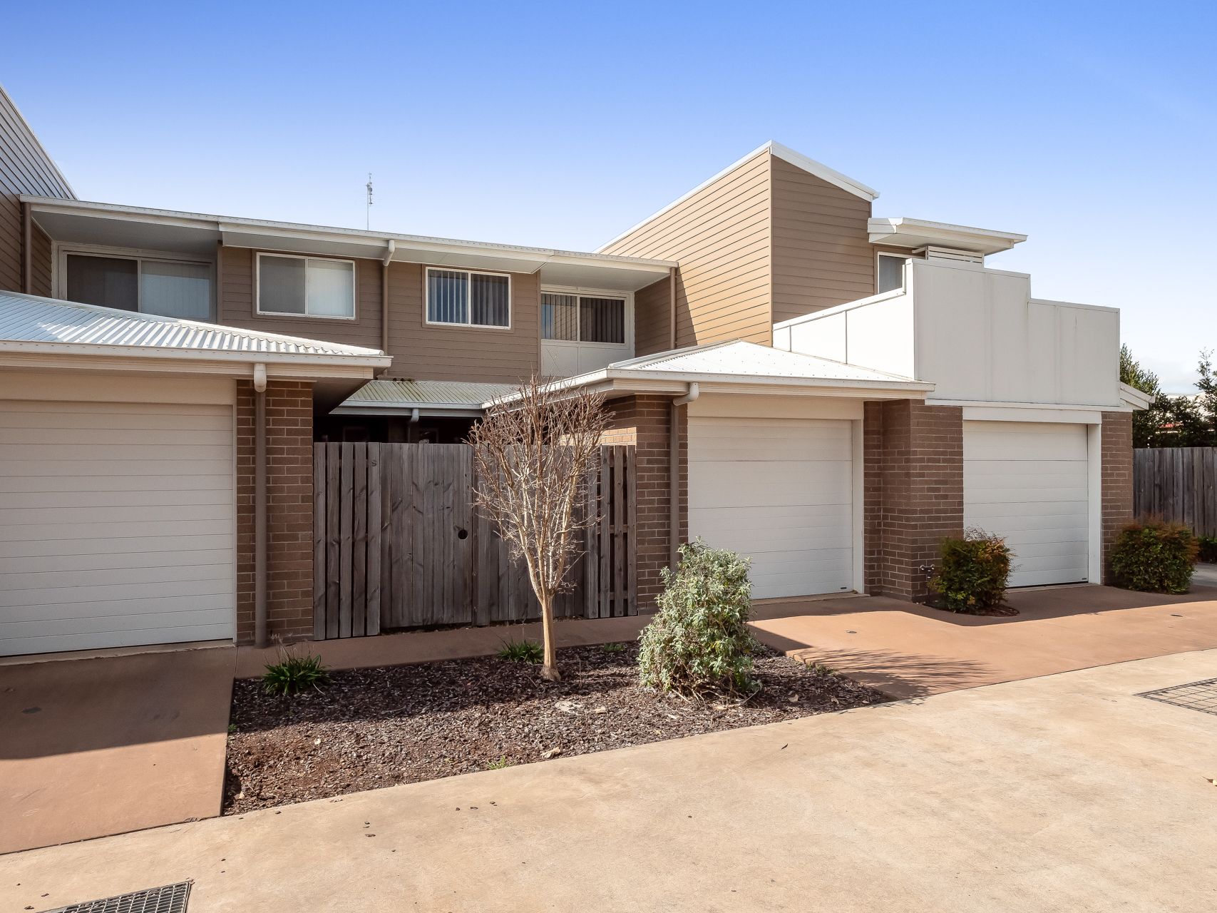 227 Nelson Street, Kearneys Spring QLD 4350