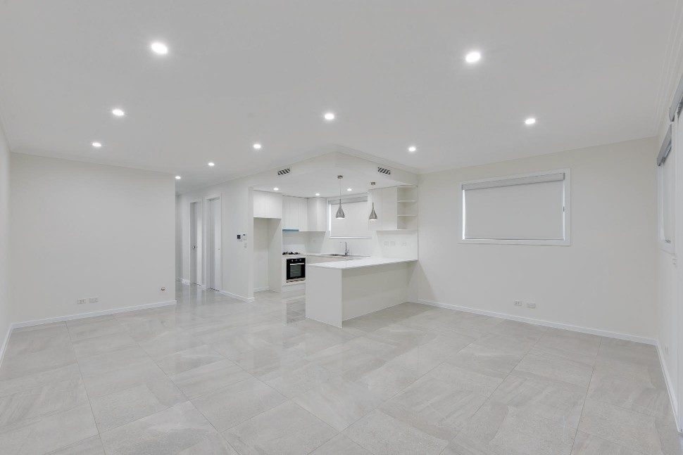 8A Hilltop Crescent, Campbelltown, NSW 2560