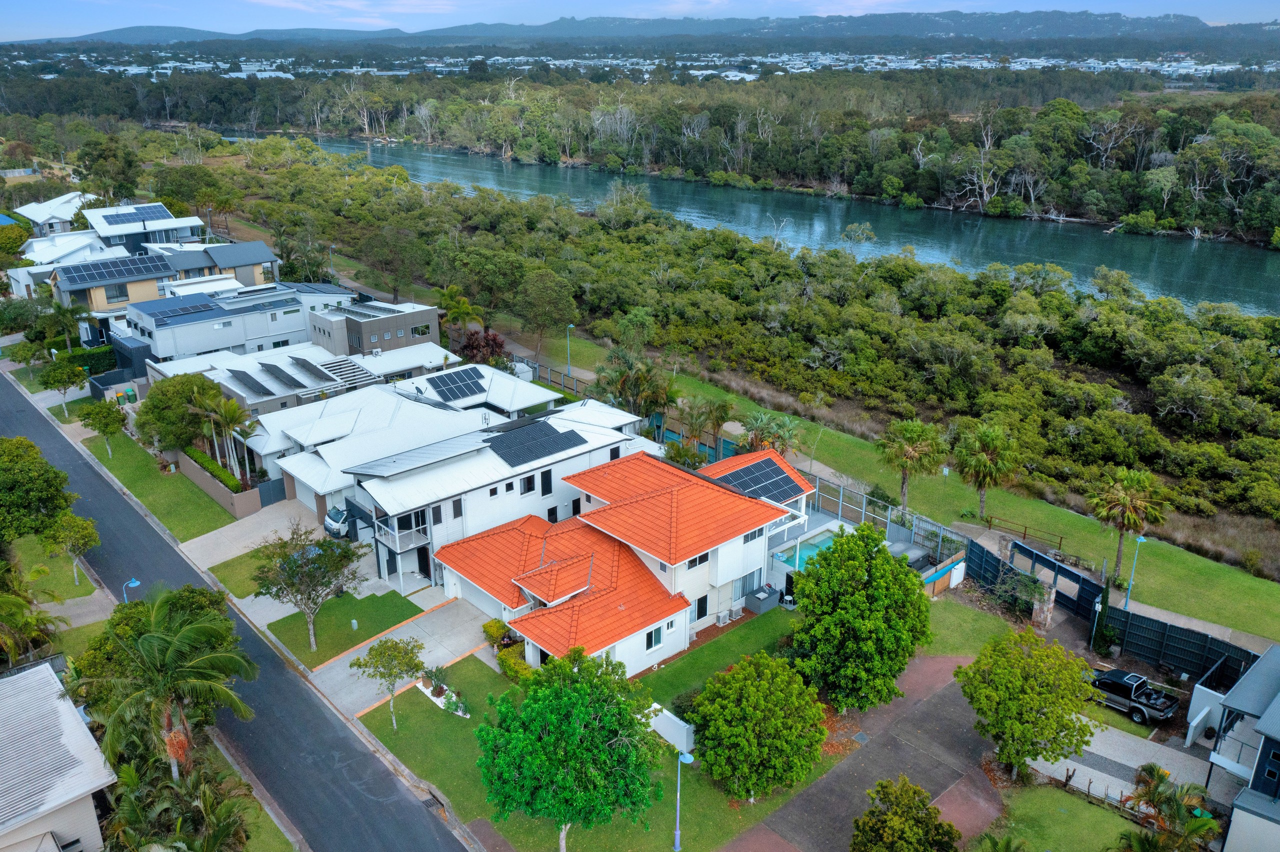 17 Easter Street, Parrearra, QLD 4575