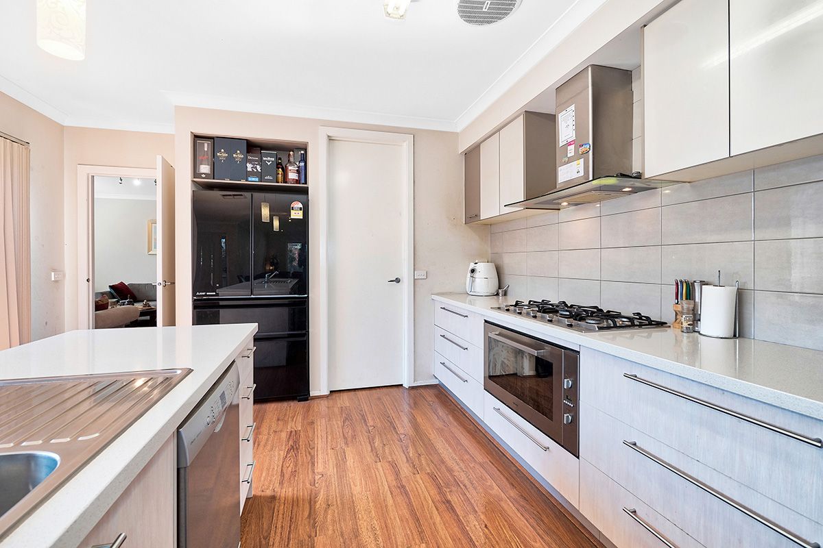 3 Yellowgum Avenue, Lyndhurst, VIC 3975