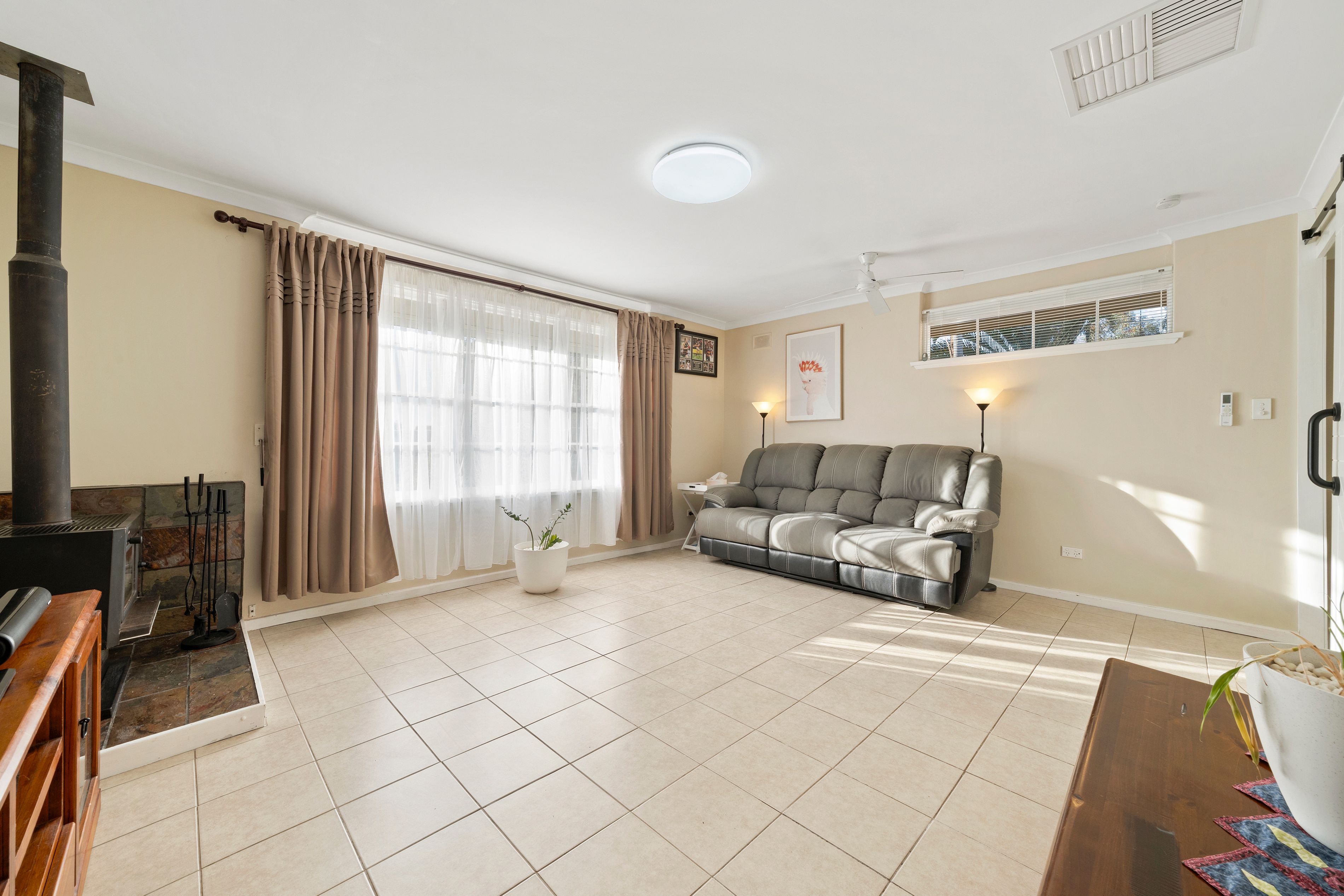12 Aragon Road — photo 4 of 26