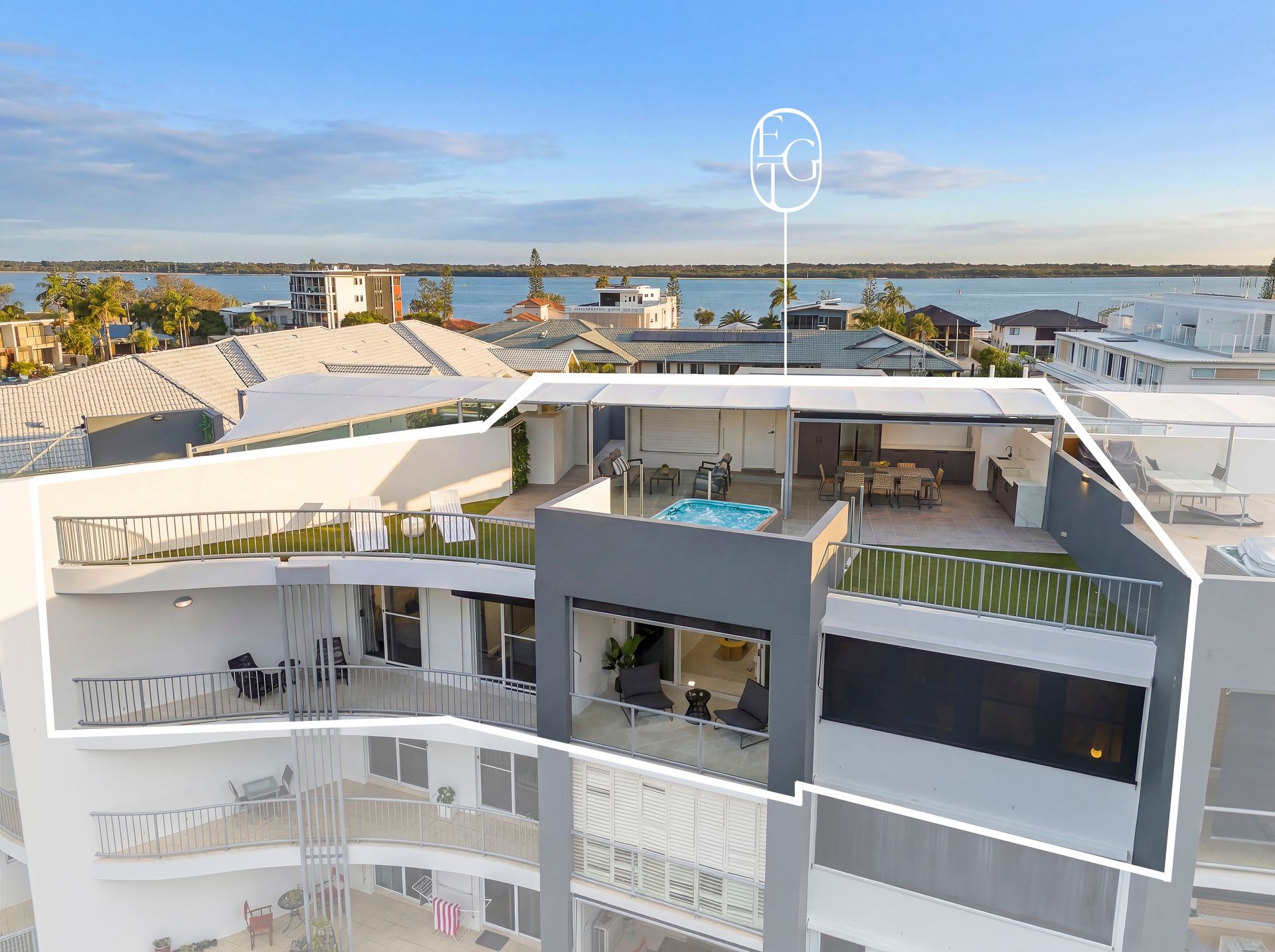 8/18 Canal Avenue, Runaway Bay, QLD 4216