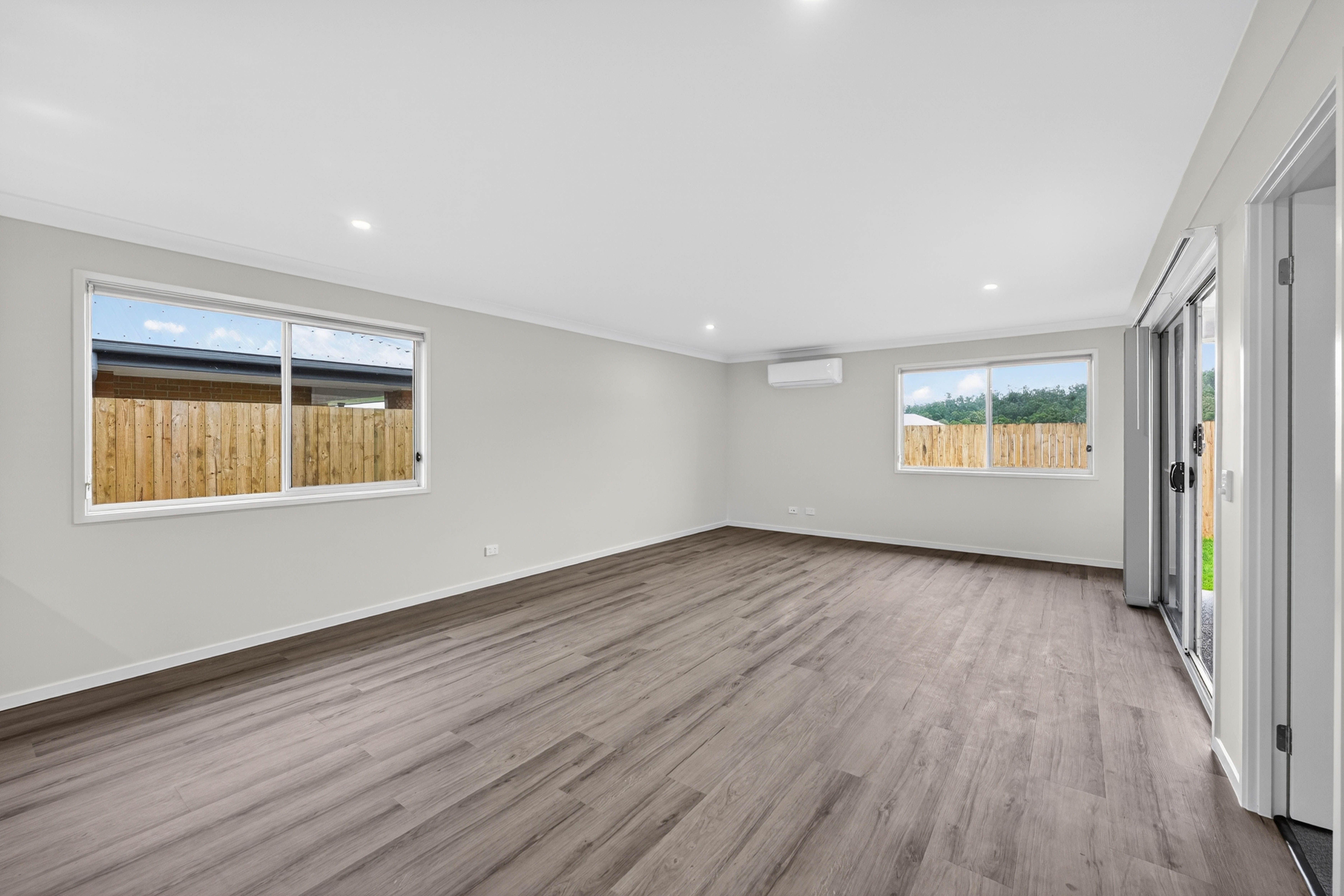 92 Marsdenia Drive — photo 4 of 16