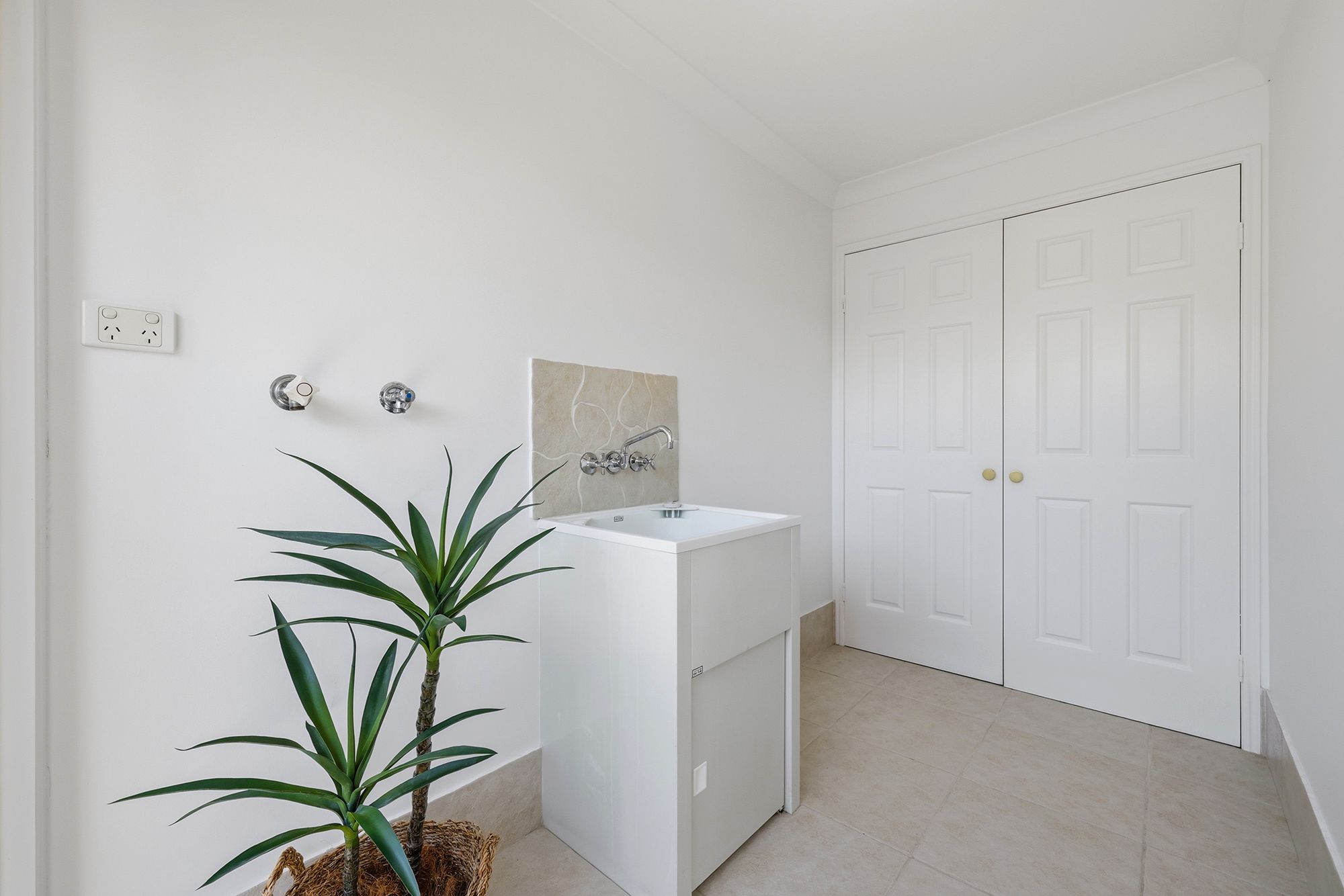 2/22 Woodland Drive — photo 14 of 19