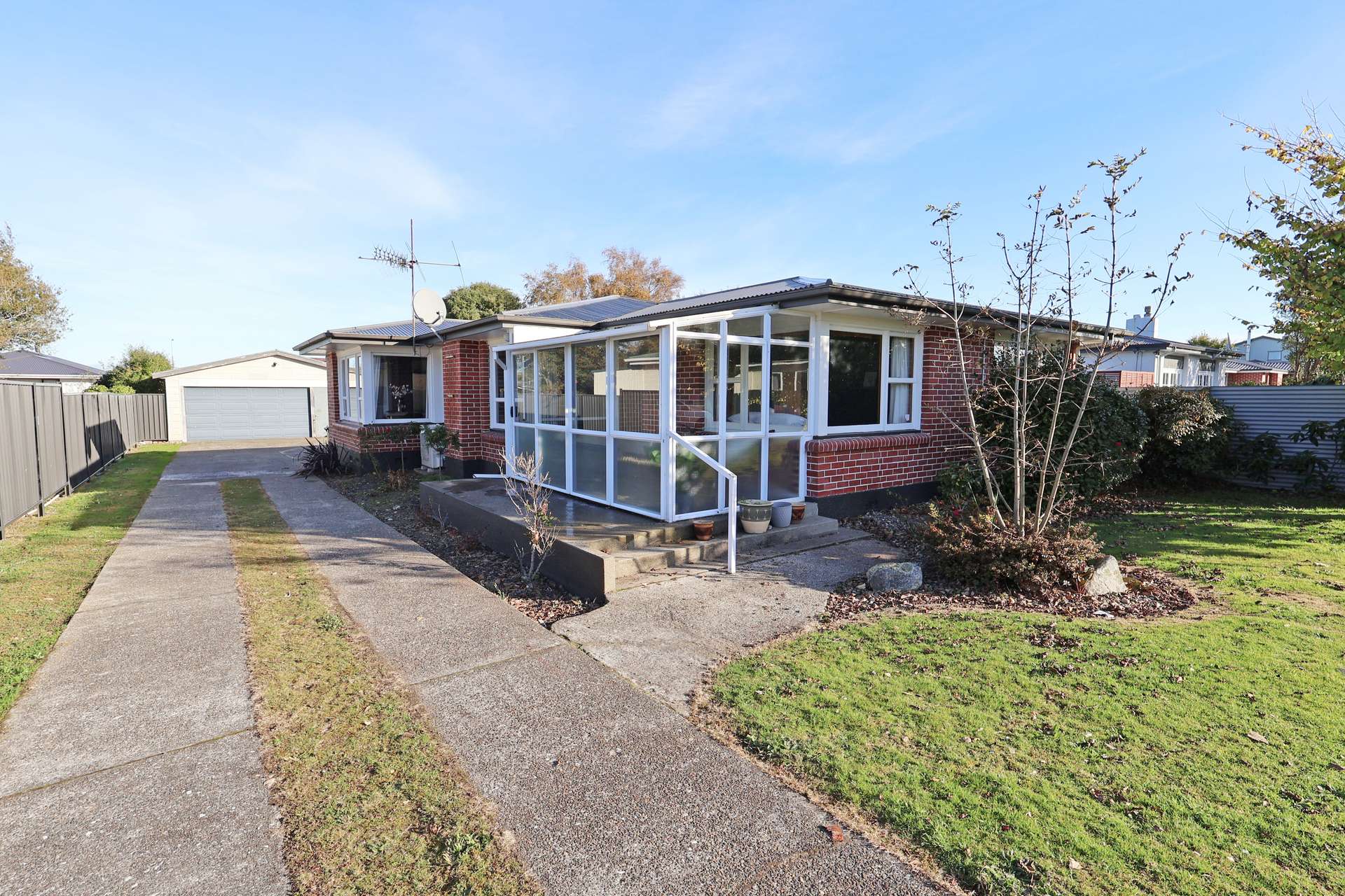 331 Chelmsford Street photo 32