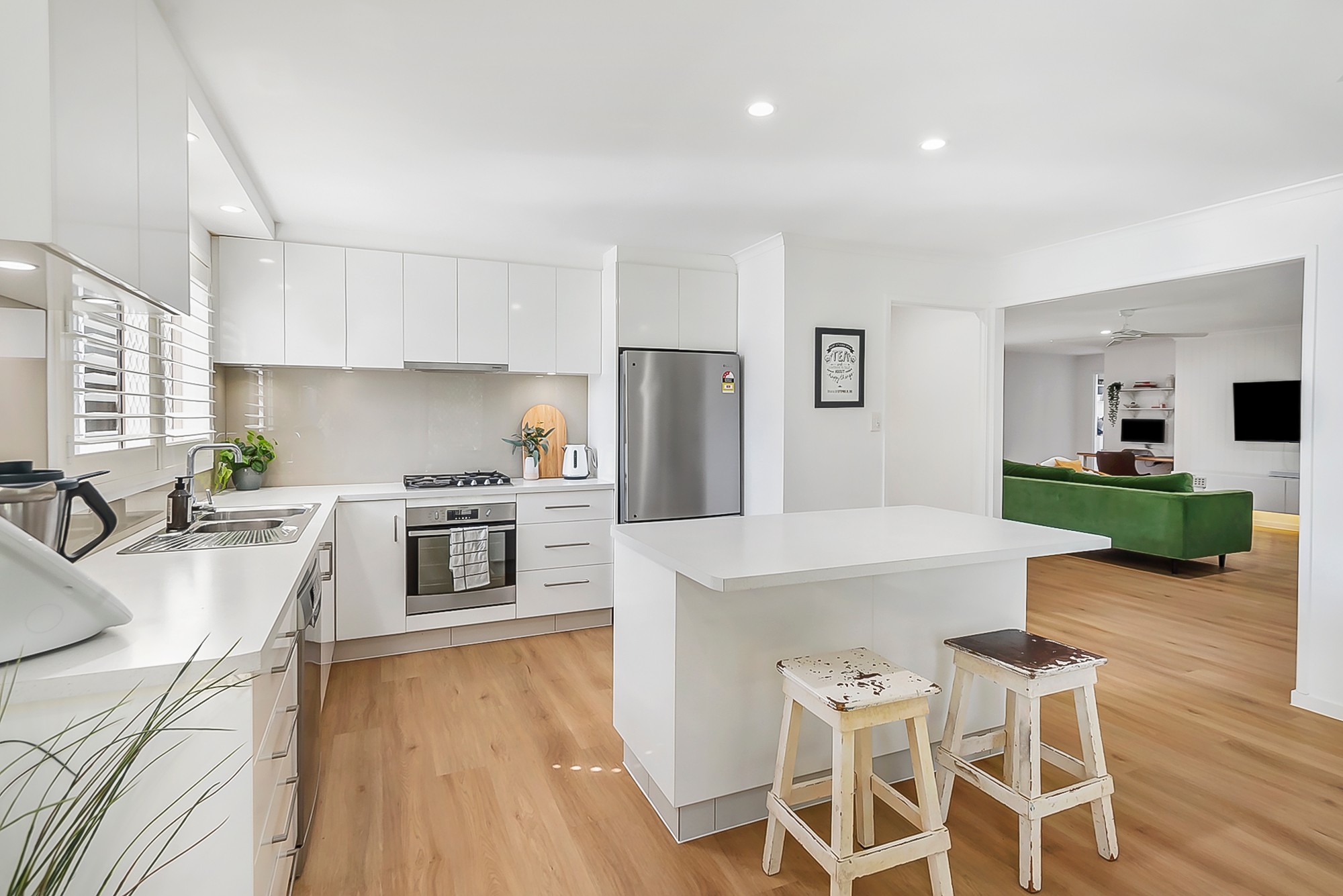 11 Baltimore Court, Carrara, QLD 4211
