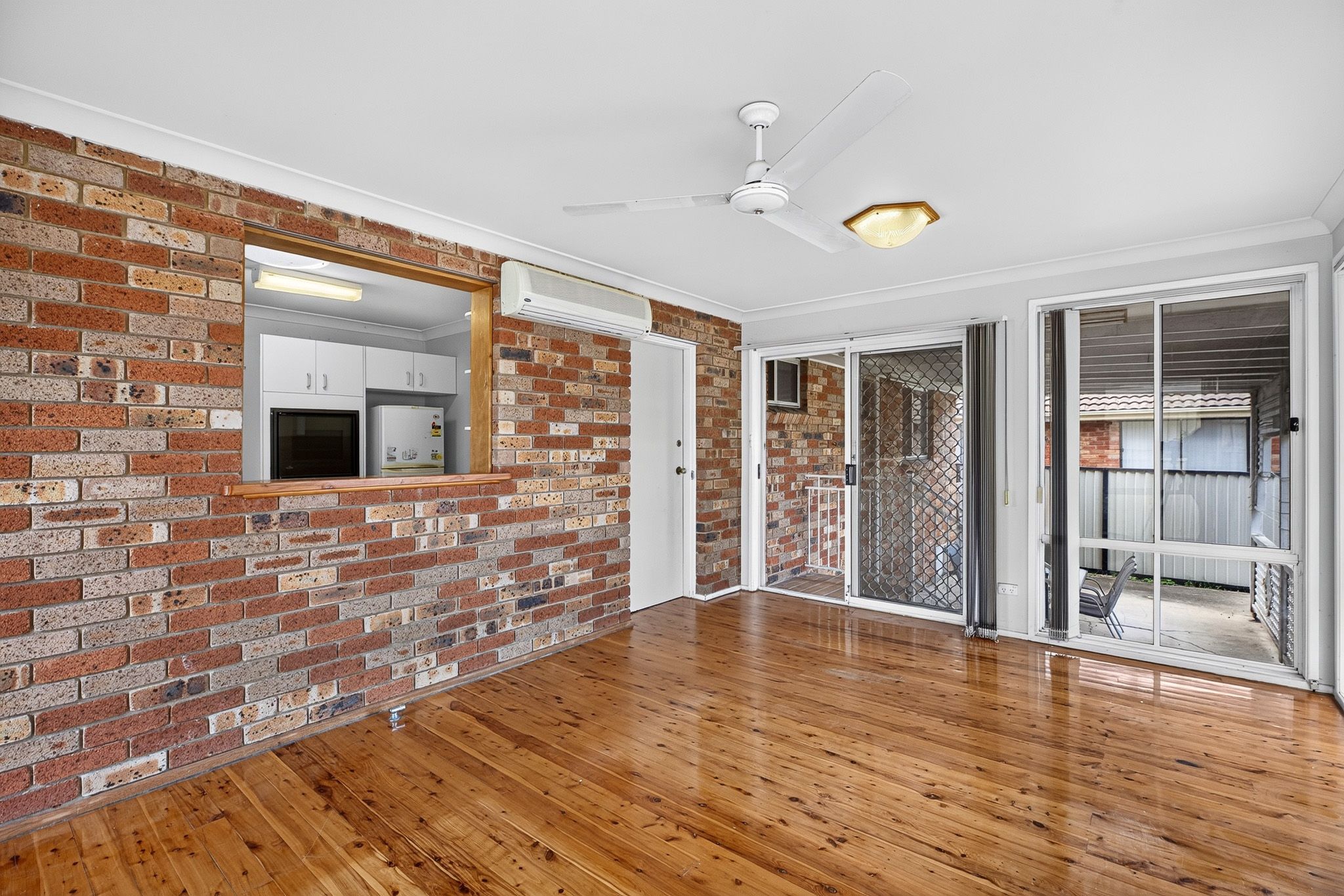 87 Boomerang Crescent — photo 10 of 27