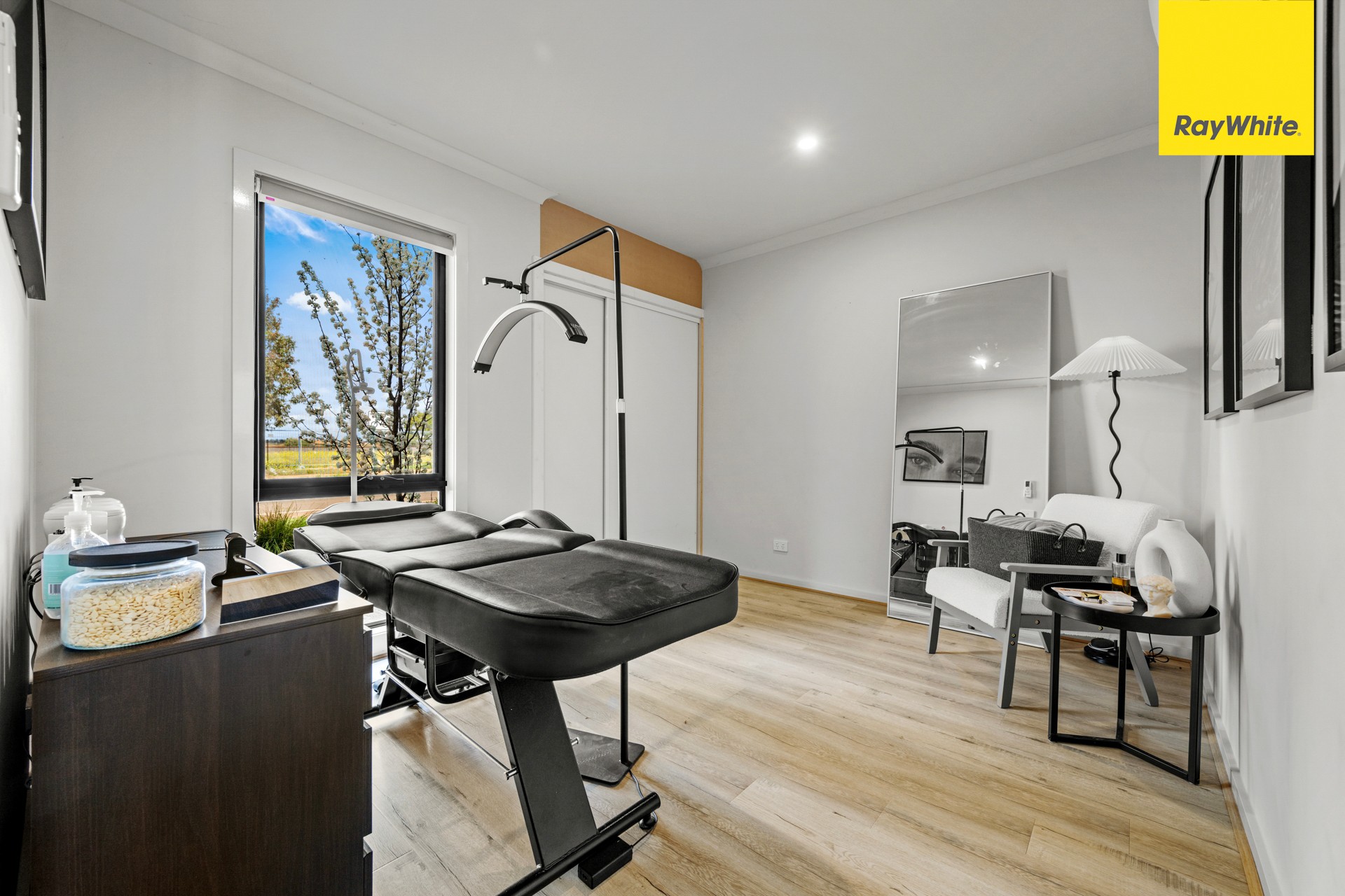 56 Morningside Drive, THORNHILL PARK, VIC 3335