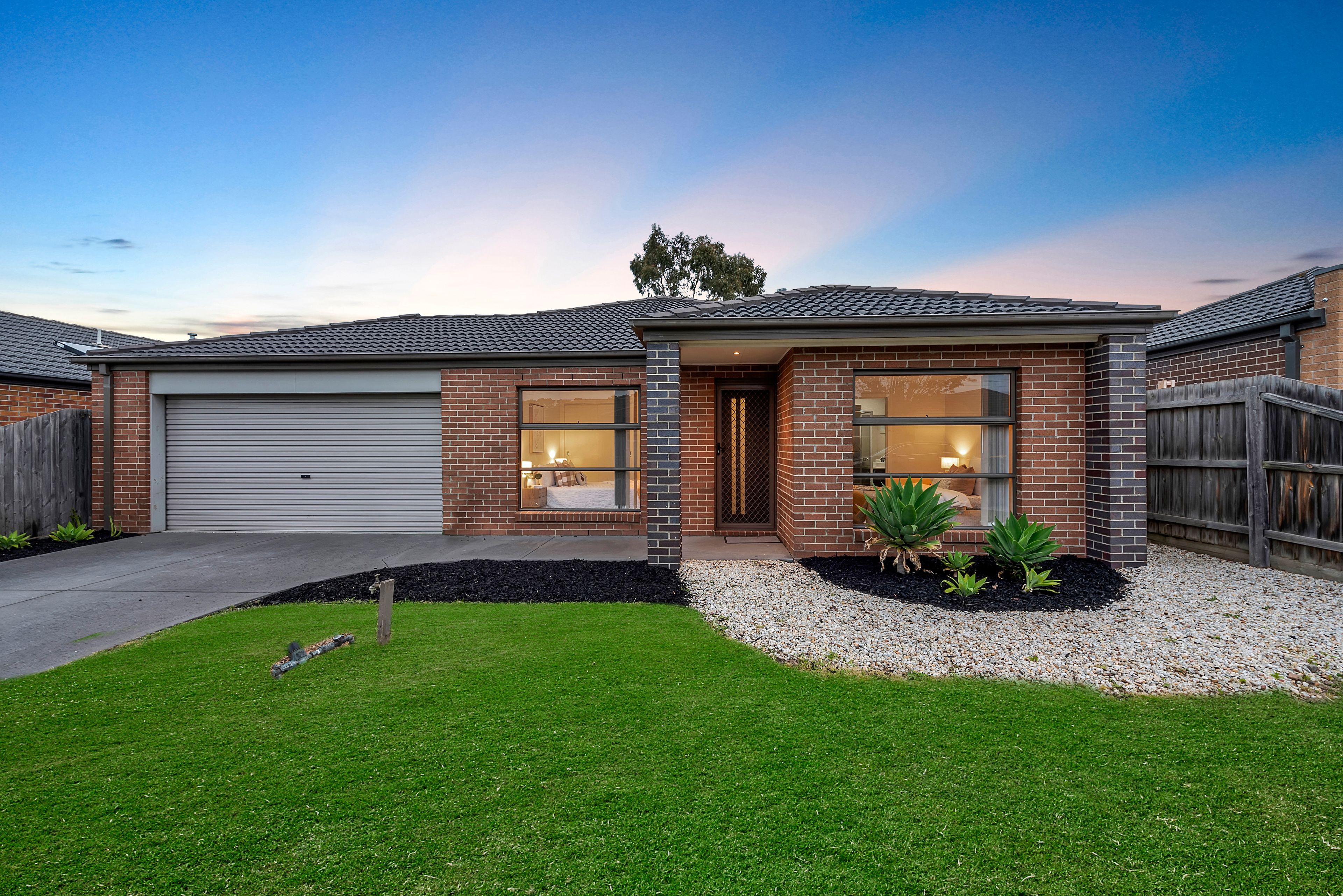 40 Melissa Way, Pakenham VIC 3810