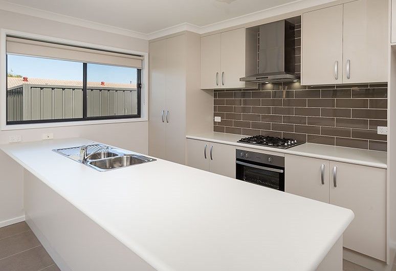 2/415 McDonald Road, Lavington, NSW 2641