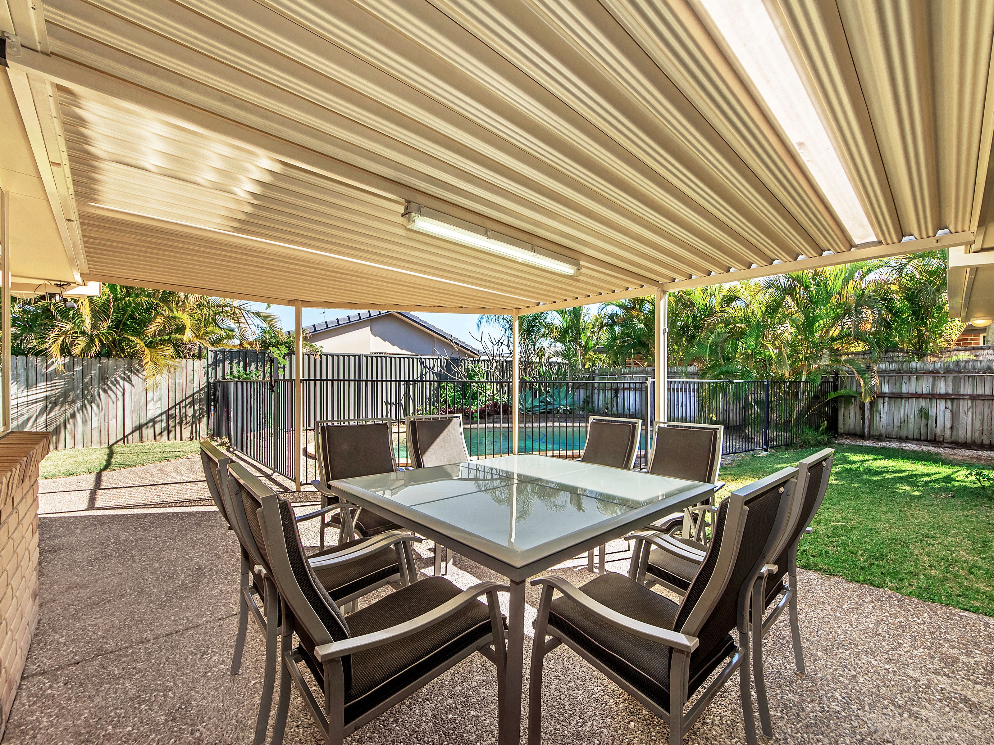 62 St Kevins Avenue, Benowa, QLD 4217