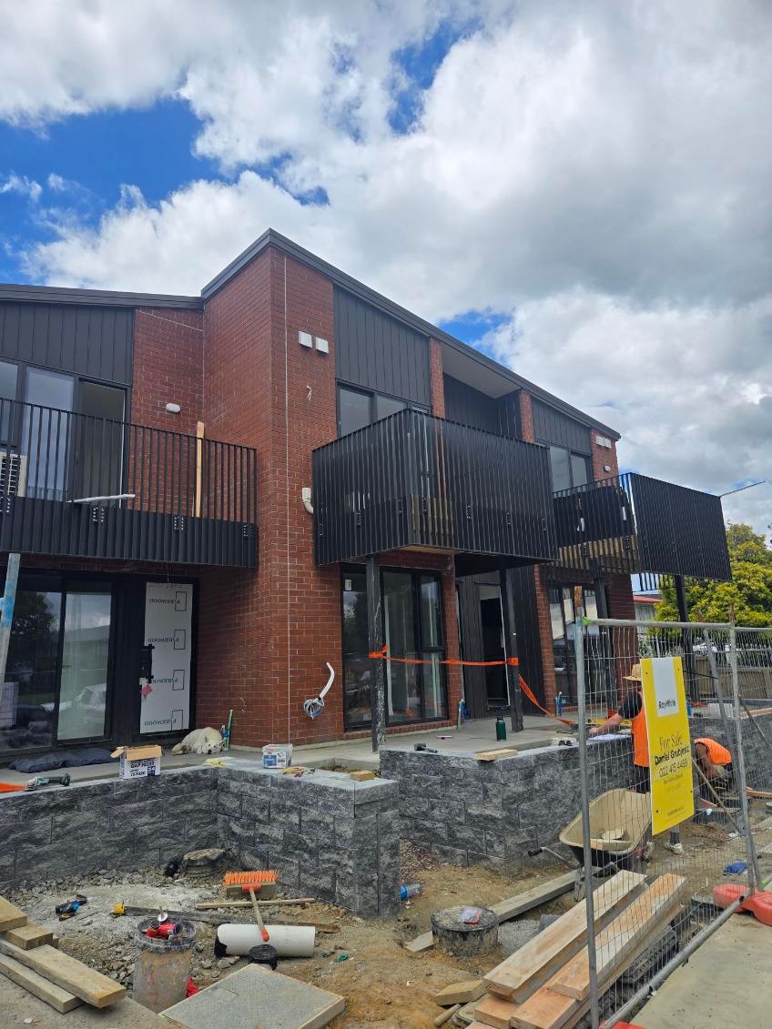 10-12 Humphreys Place, Mangere, Manukau City