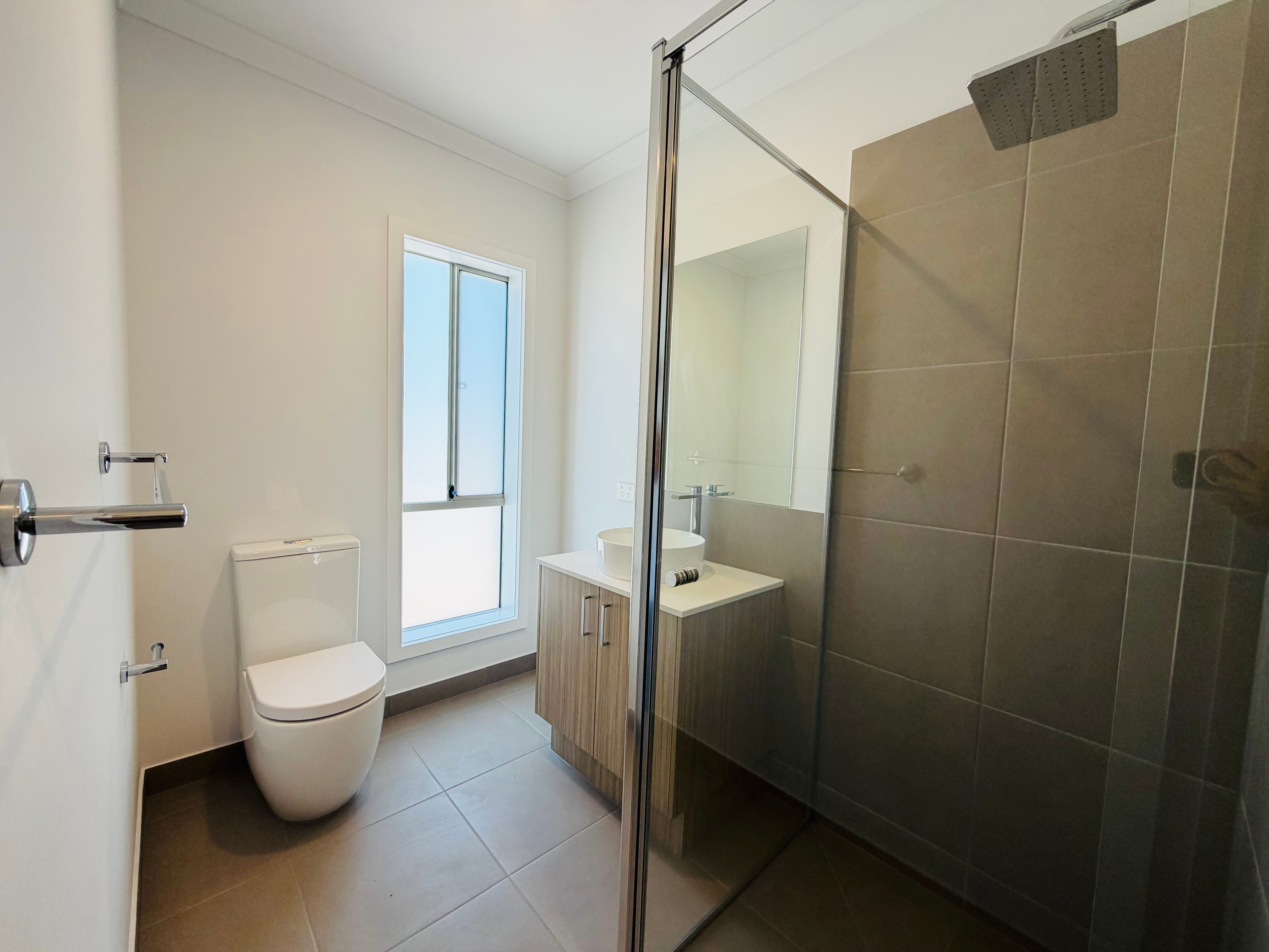 8 Ambridge Avenue — photo 7 of 14