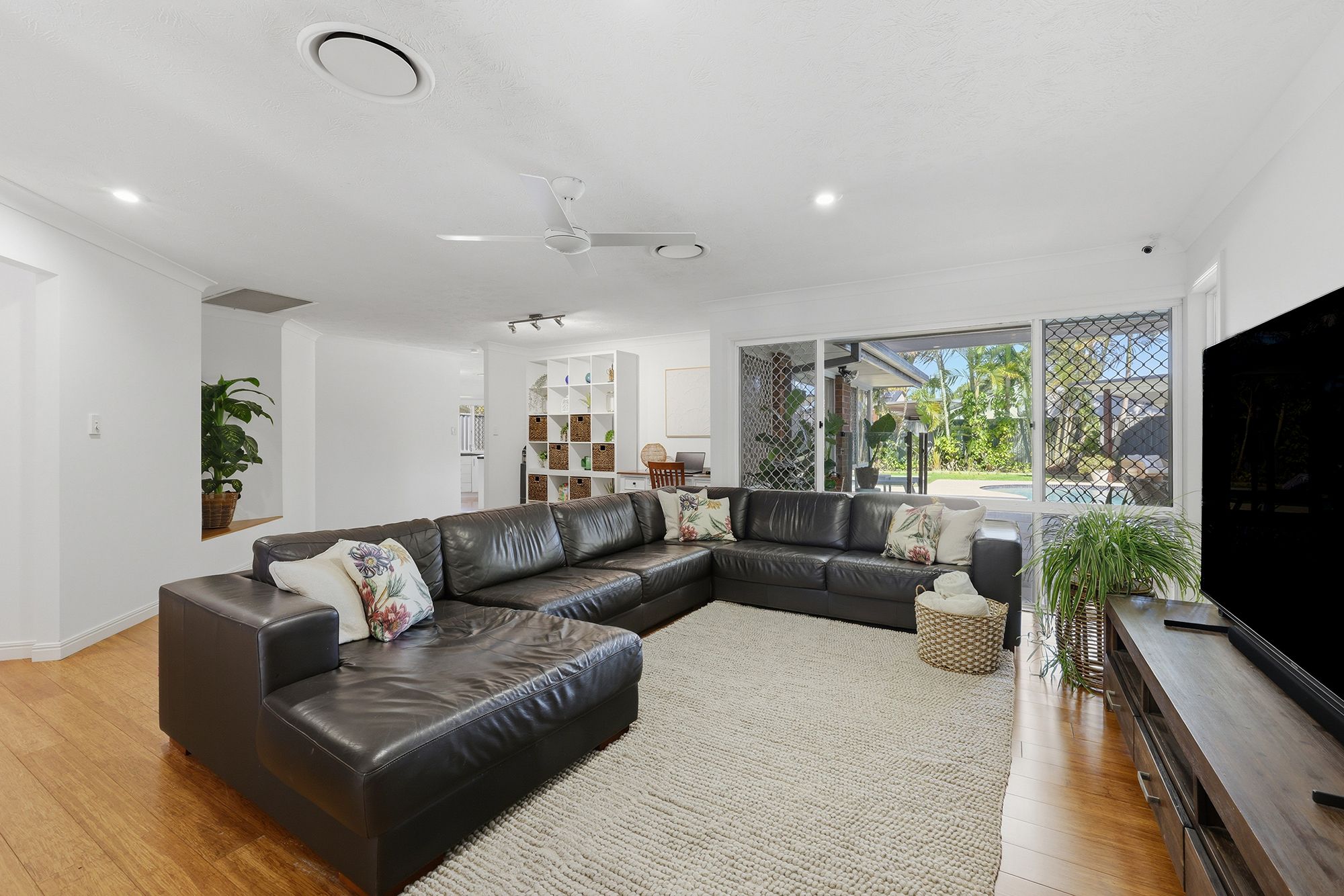 27 Ron Penhaligon Way — photo 3 of 26