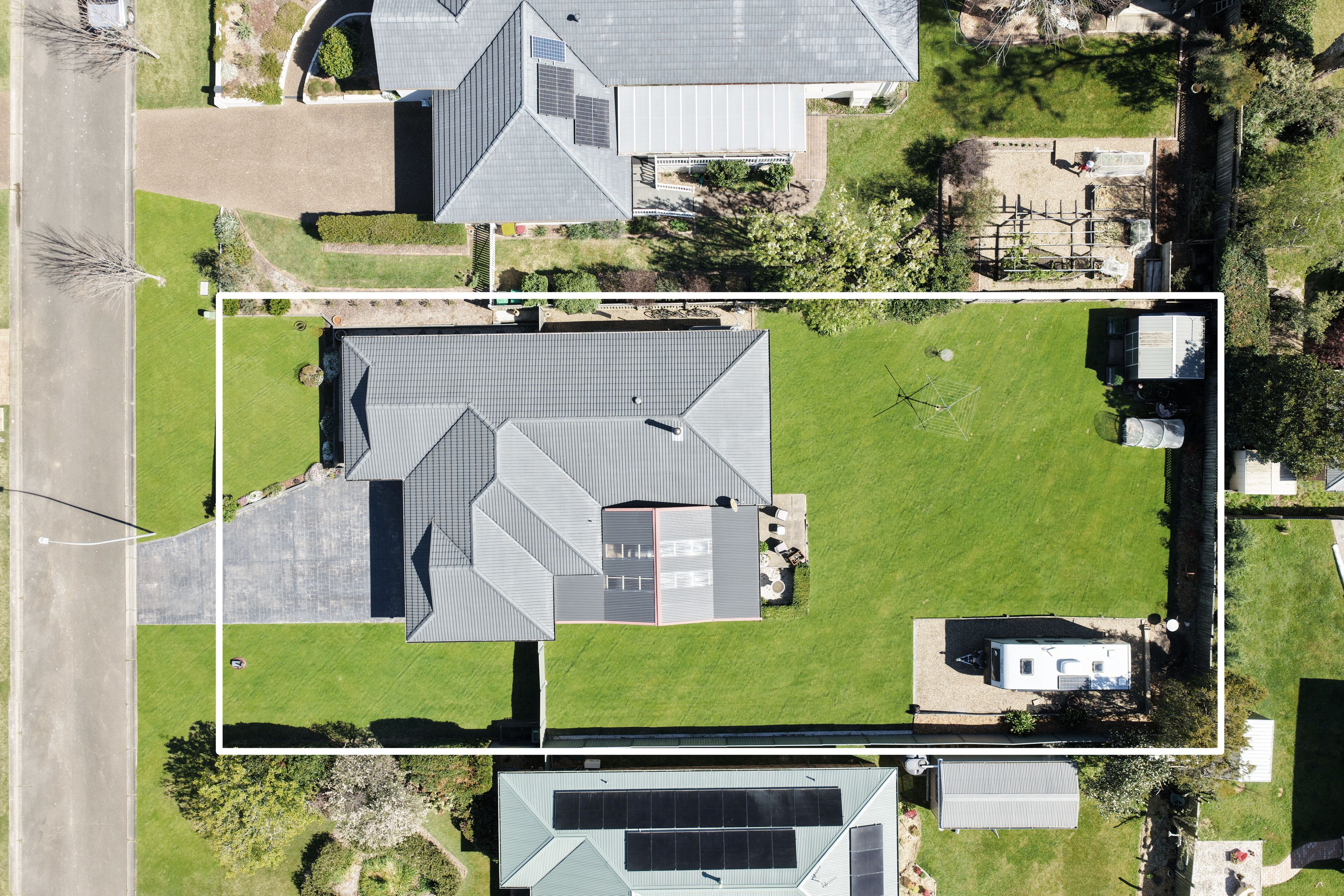 8 Glenrowan Grove — photo 12 of 13