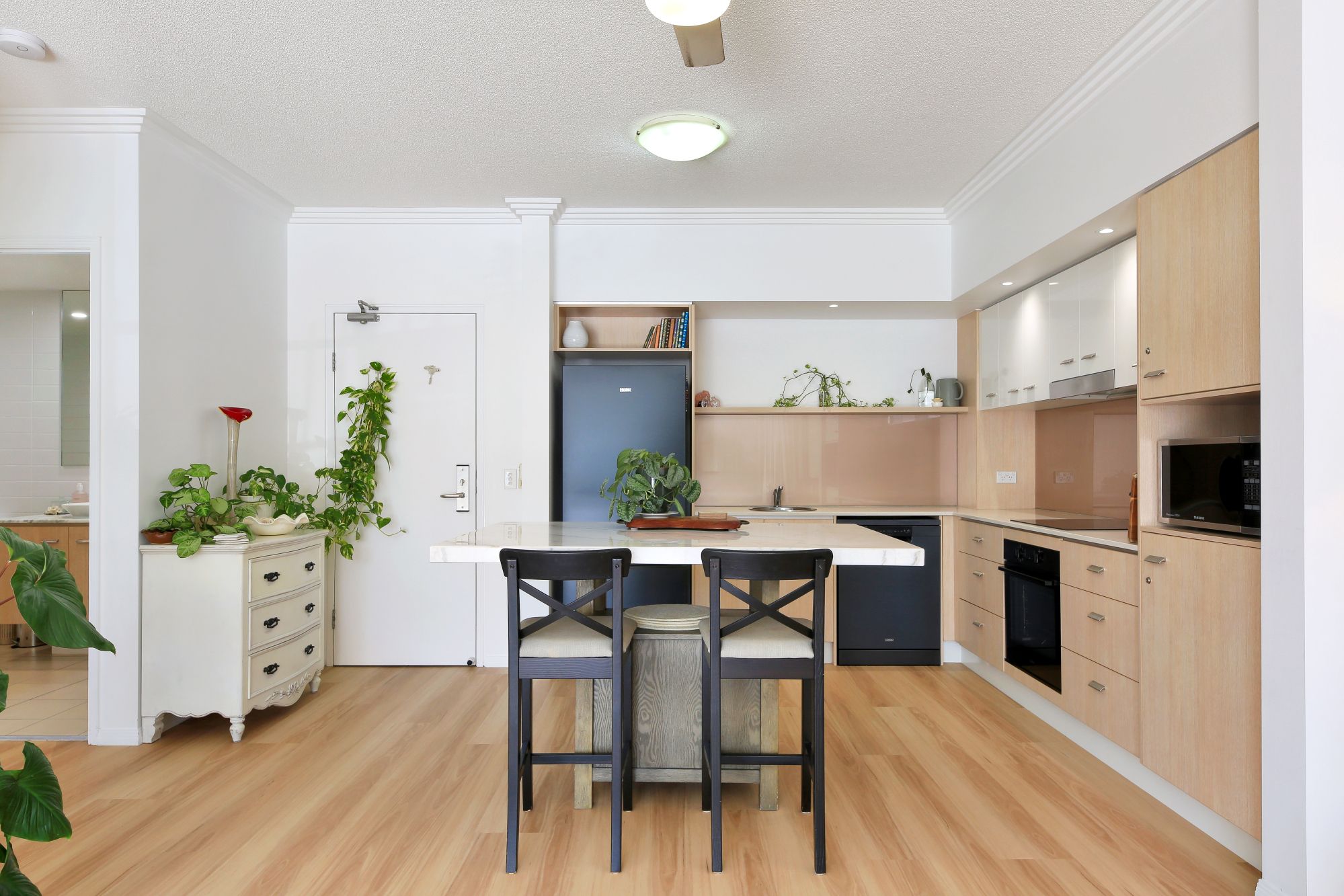 115/1-7 Moores Crescent — photo 6 of 20