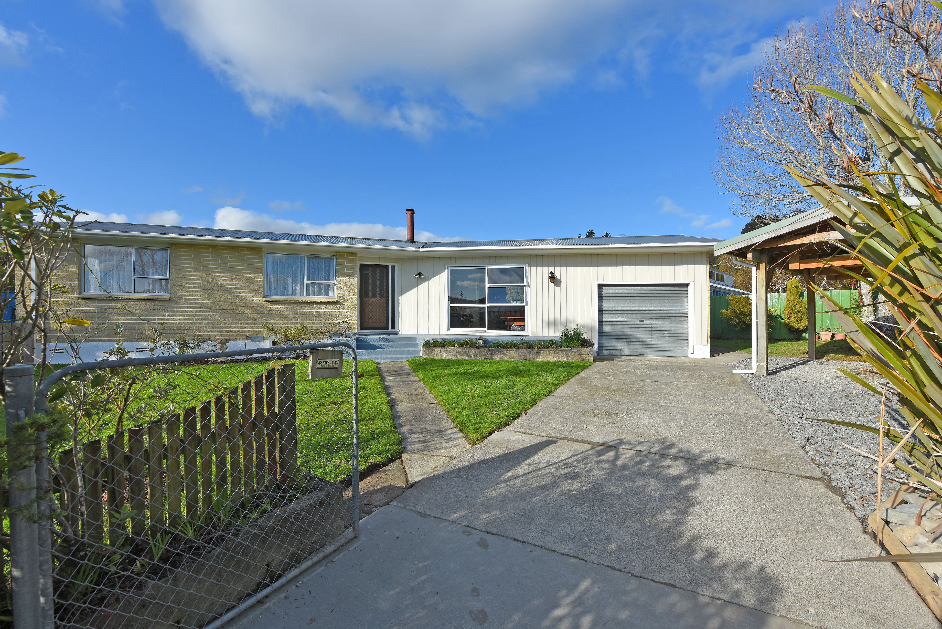54 Hillside Drive, Maoribank, Upper Hutt City