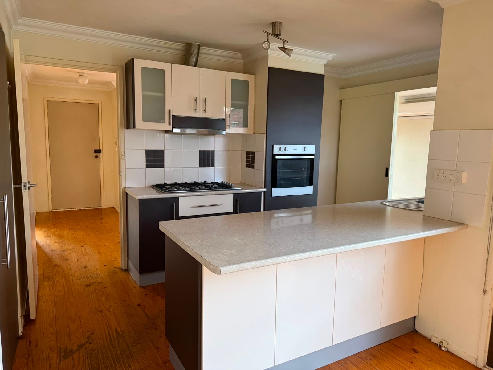 8 Redleap Avenue, Mill Park, VIC 3082