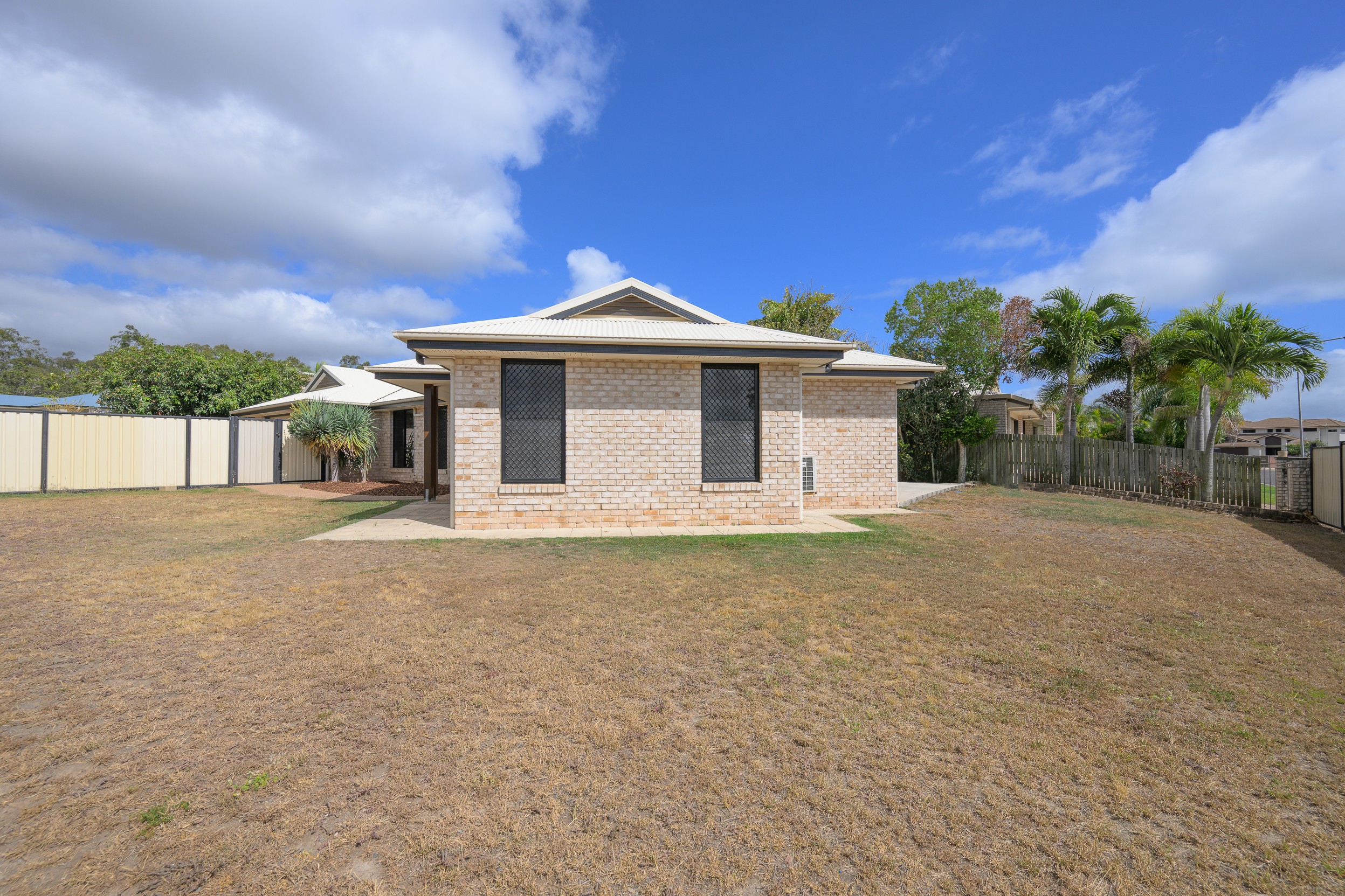 2 Albatross Close, South Gladstone, QLD 4680