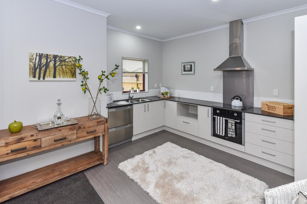 7 Tutuwhatu Crescent, Weymouth, Manukau City