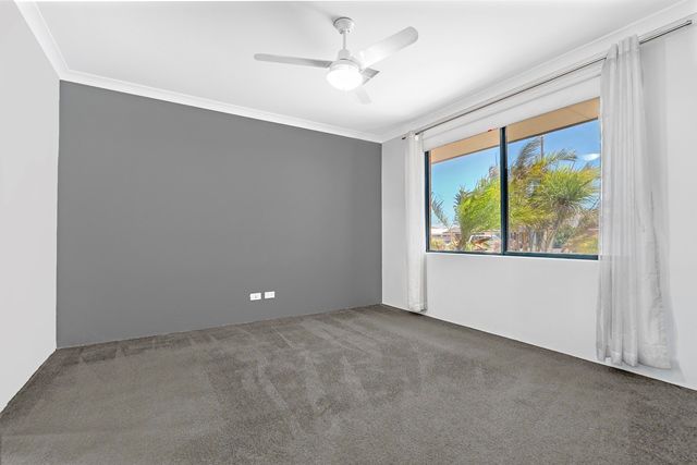 8 Brittania Parade, Wandina, WA 6530
