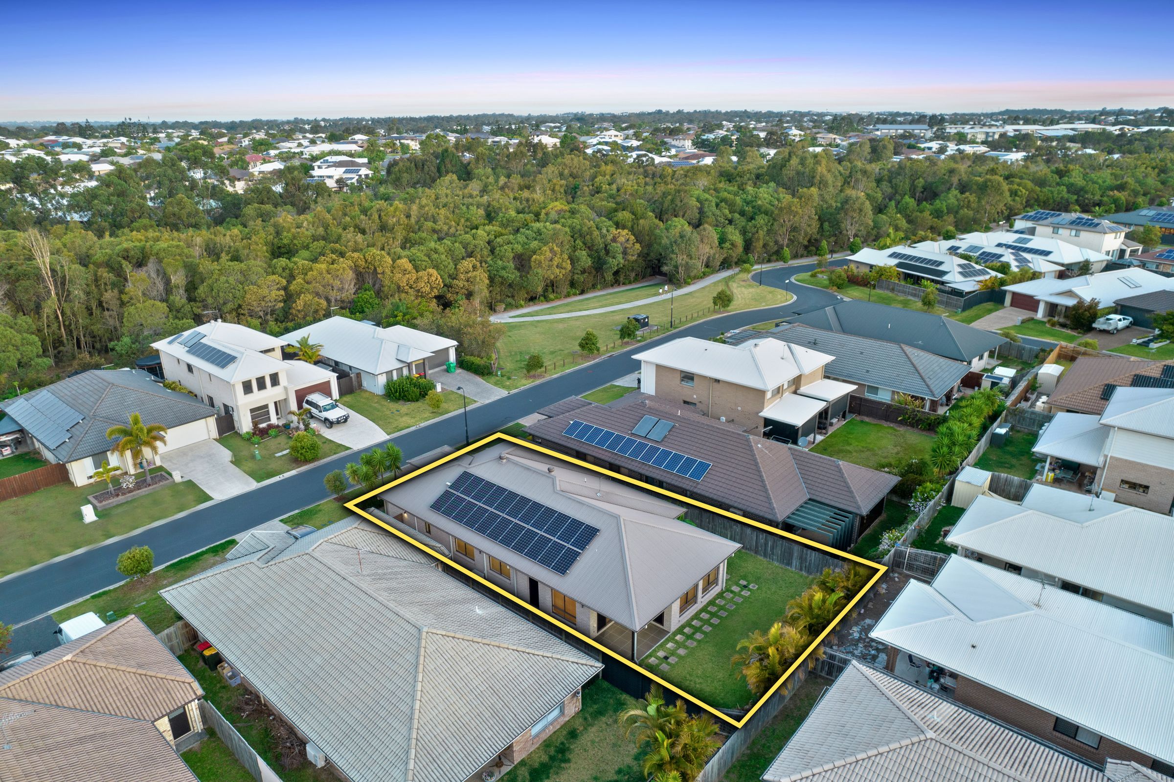 39 Ravensbourne Crescent, North Lakes, QLD 4509