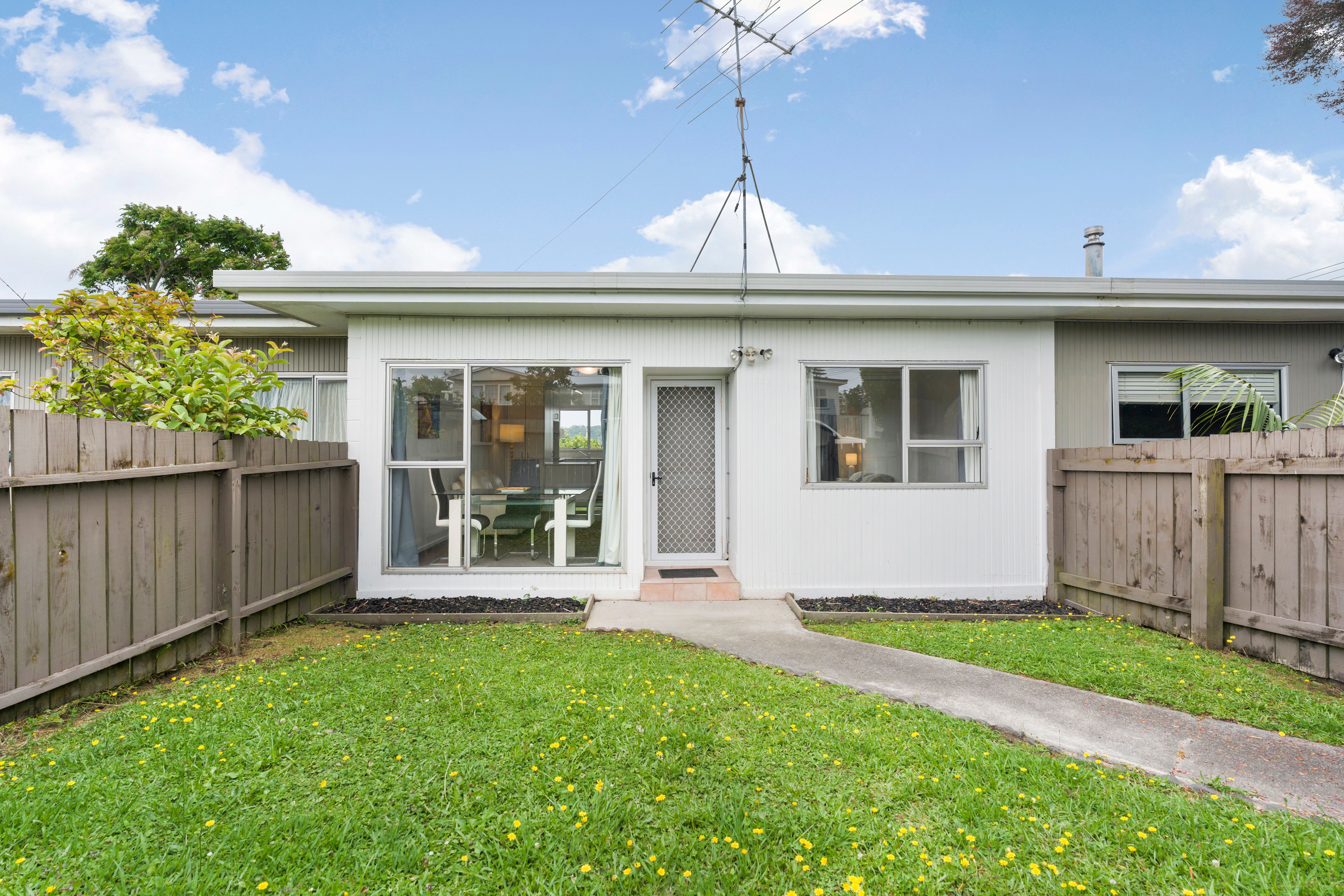 2/174 Birkdale Road, Birkdale, North Shore City