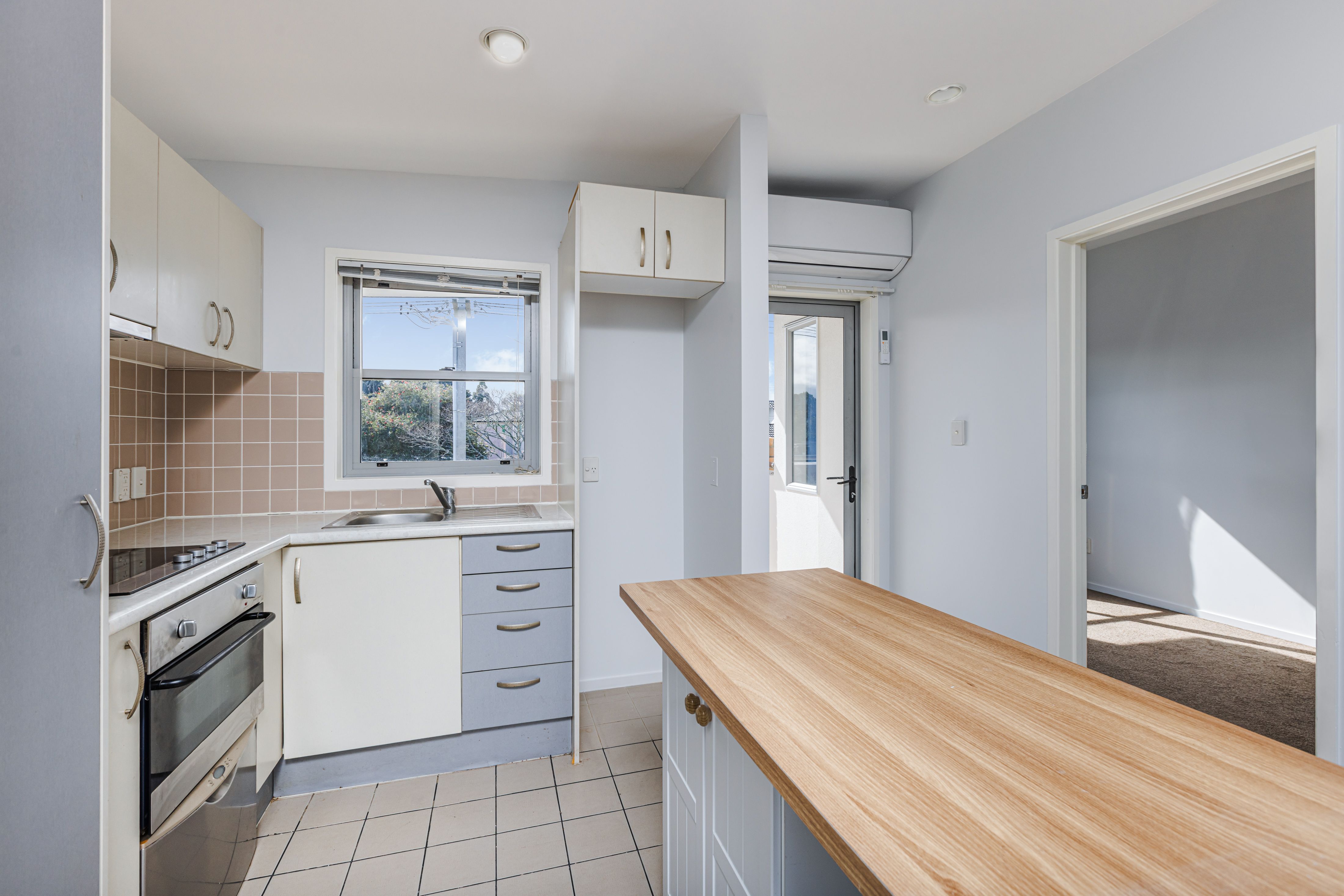 3/33 Kenderdine Road, Papatoetoe, Manukau City