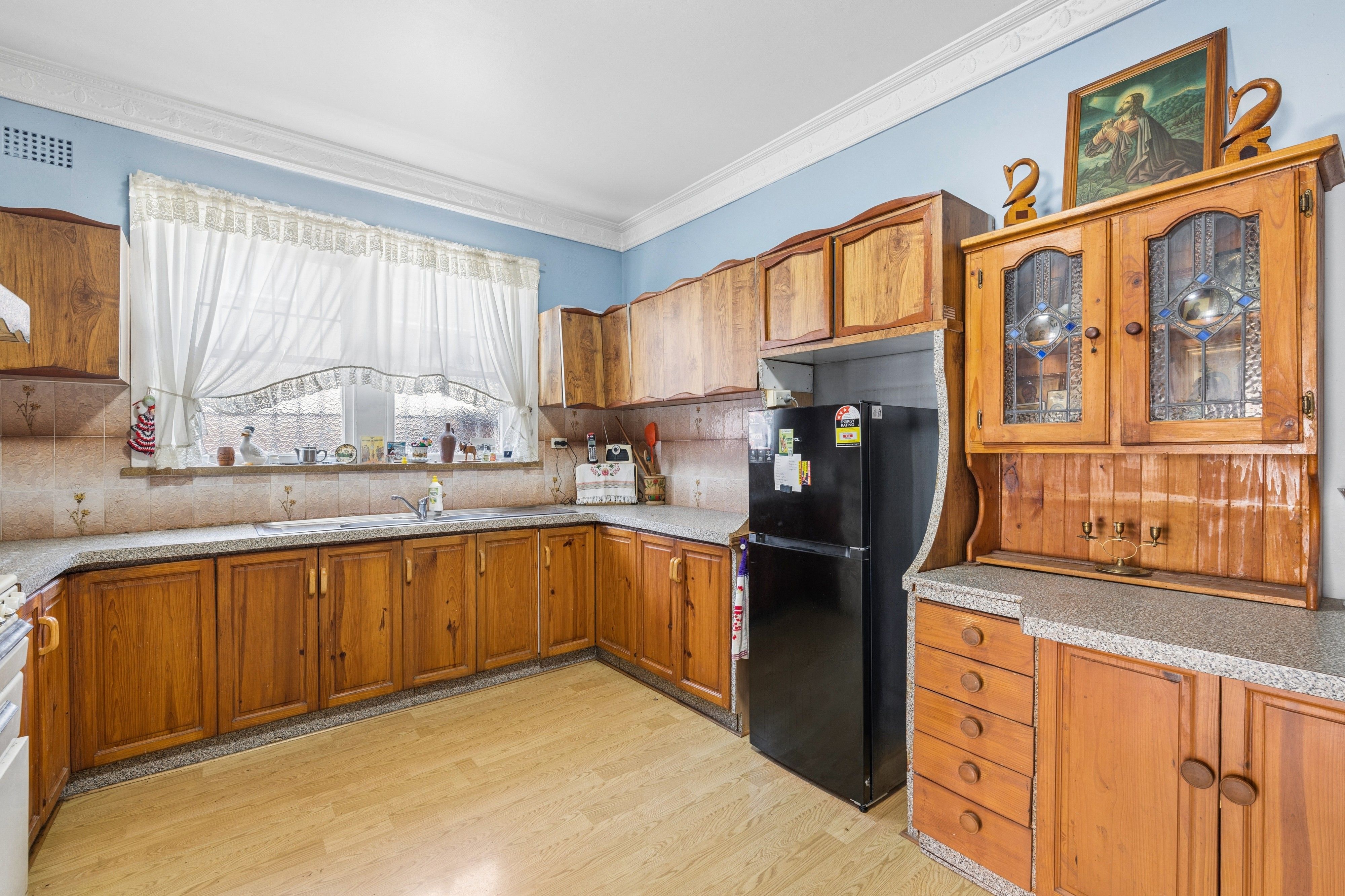 15 Beaconsfield Avenue — photo 12 of 22