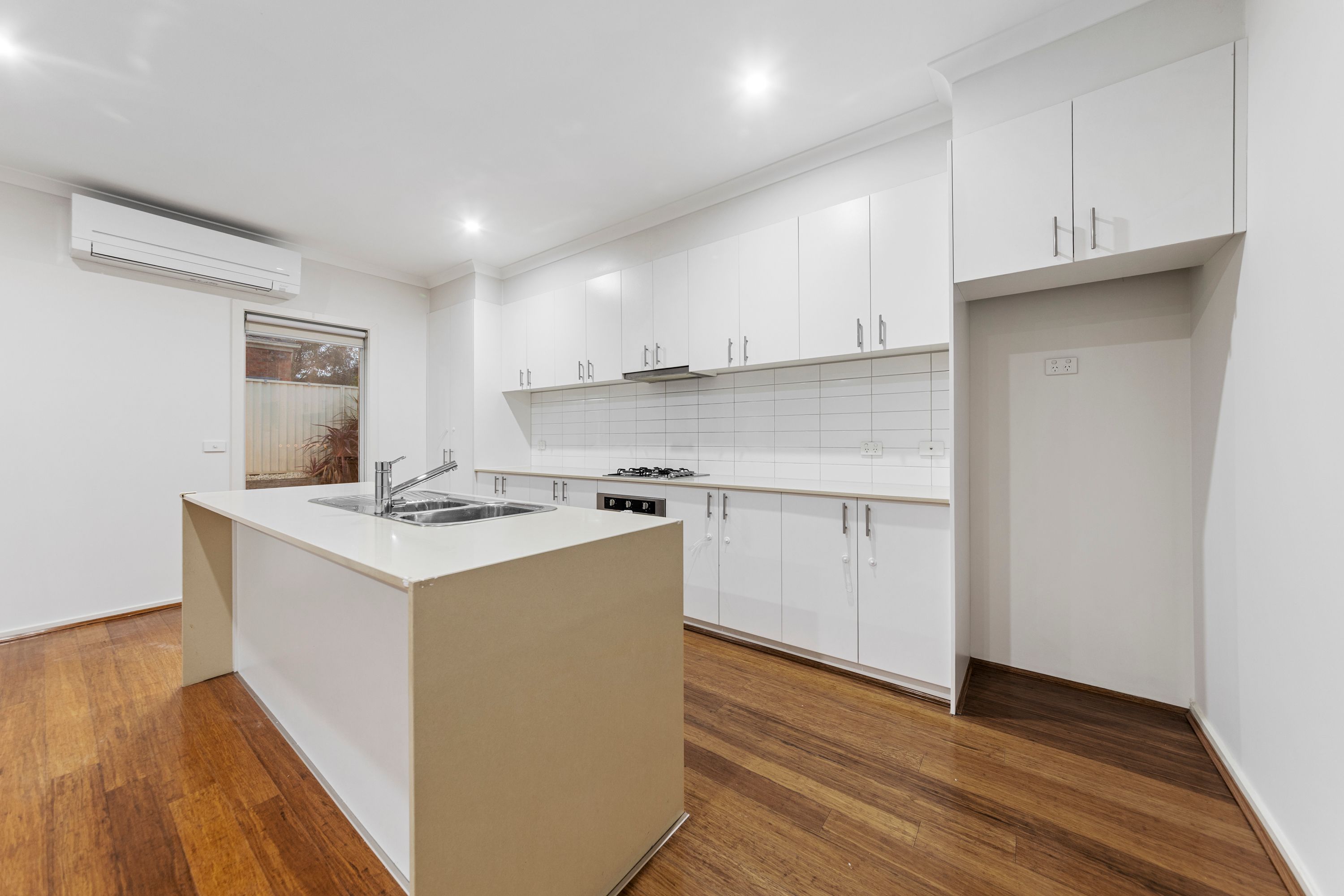 23 Botanic Drive — photo 3 of 28