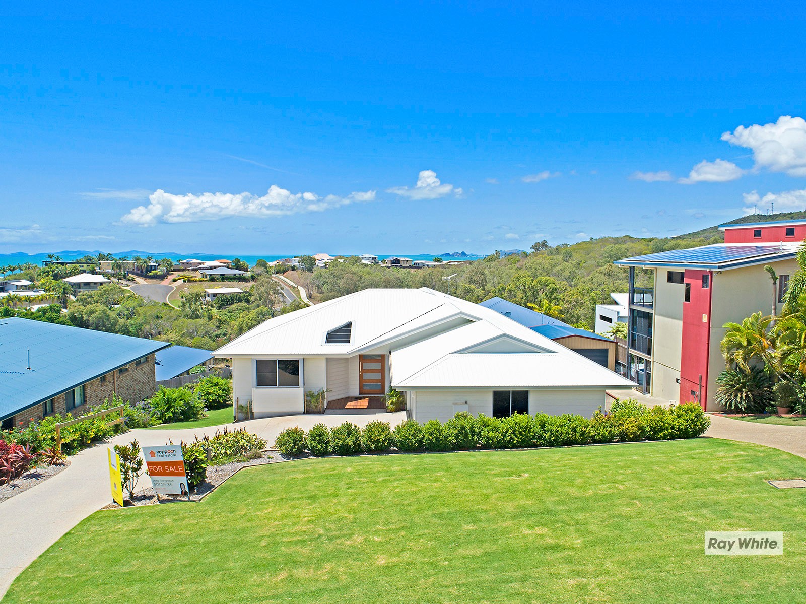 13 Pacific Vista Close, Pacific Heights, QLD 4703