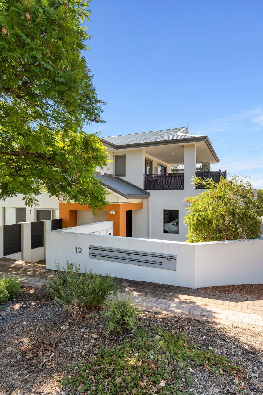 8/12 Heath Road, Kalamunda, WA 6076